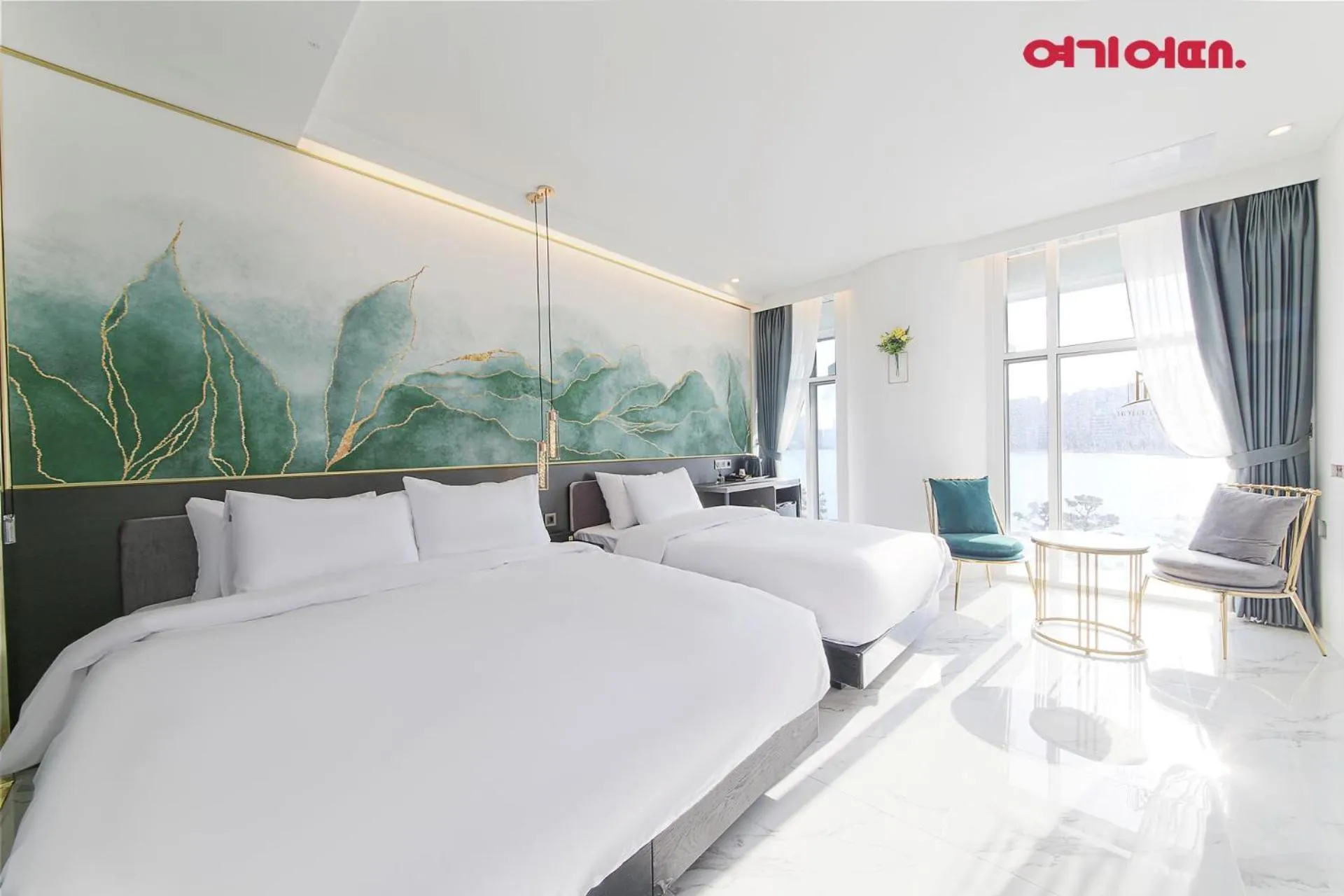 Bed in De Homme Hotel