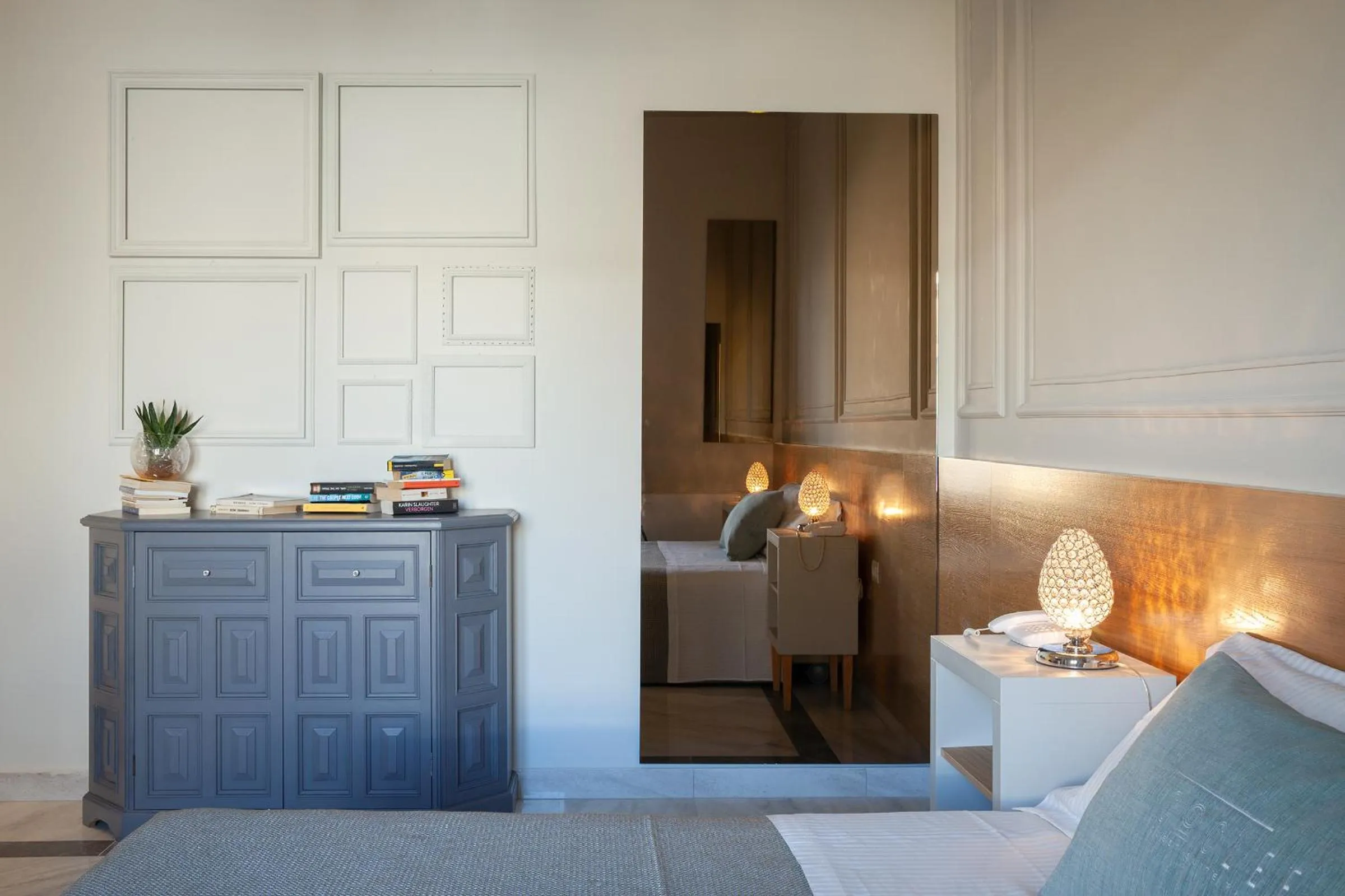 Facade/entrance in Coclee Suite Palace