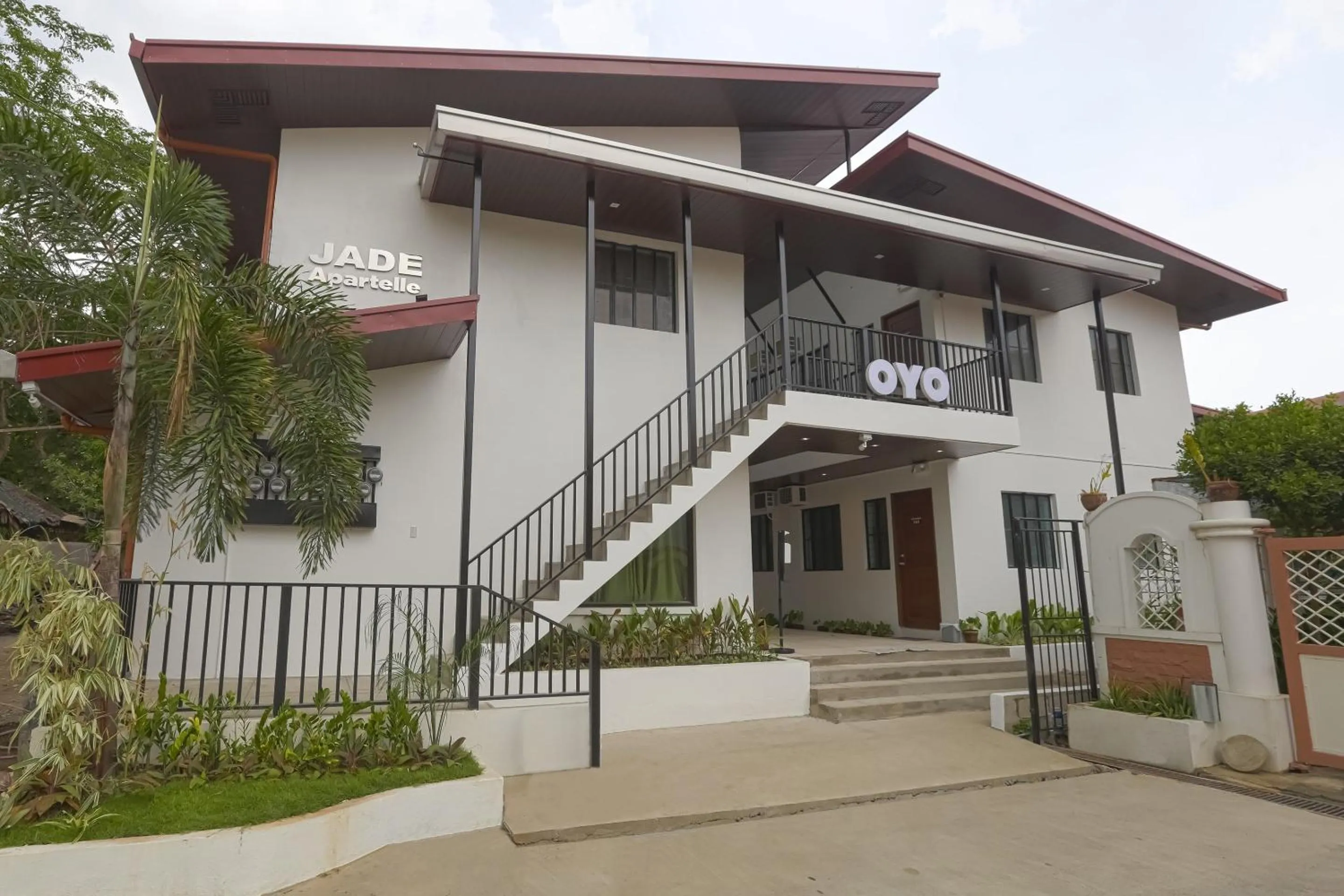 Facade/entrance in OYO 736 Jade Apartelle