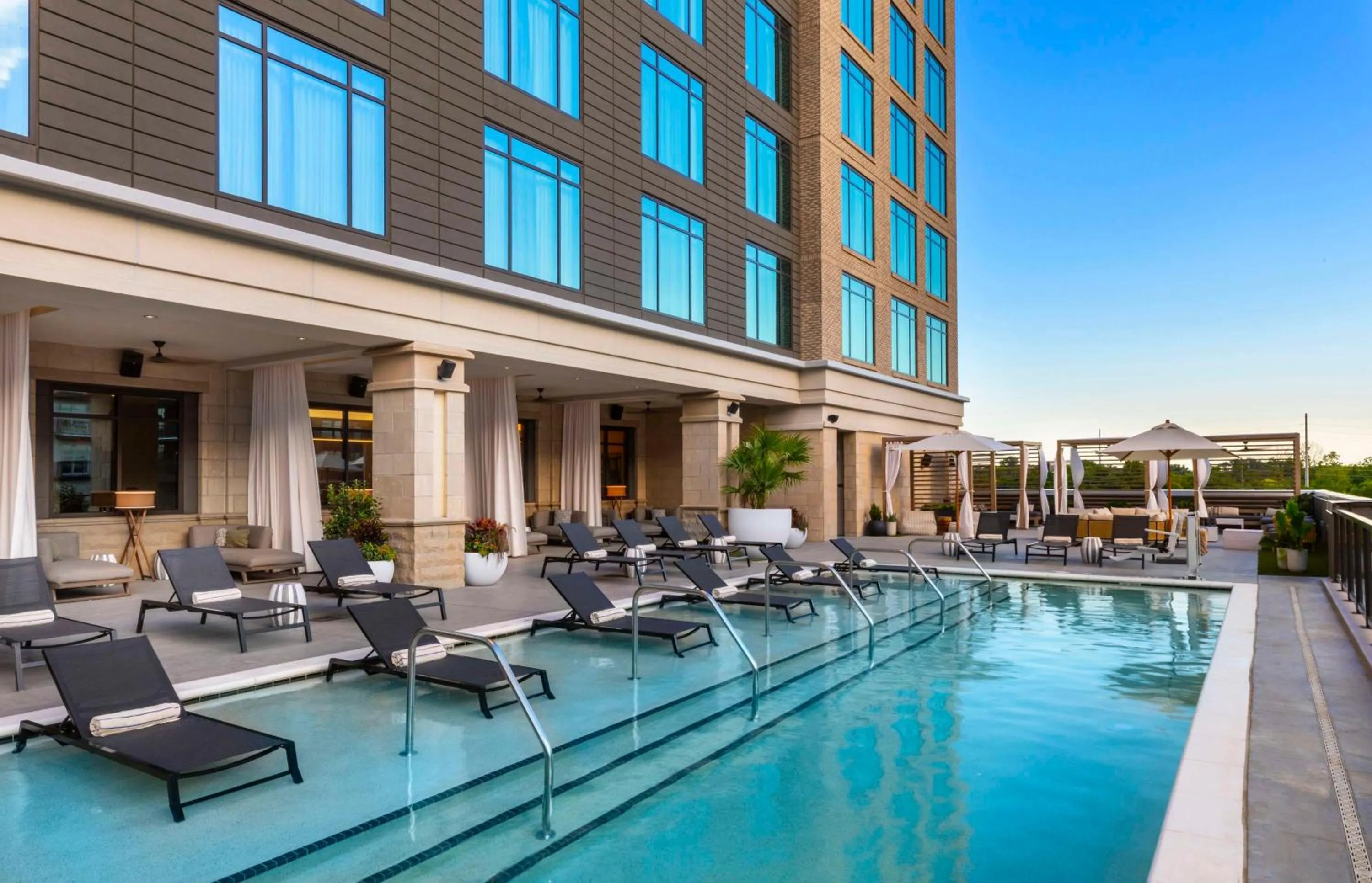 Swimming pool in Thompson Savannah, by Hyatt