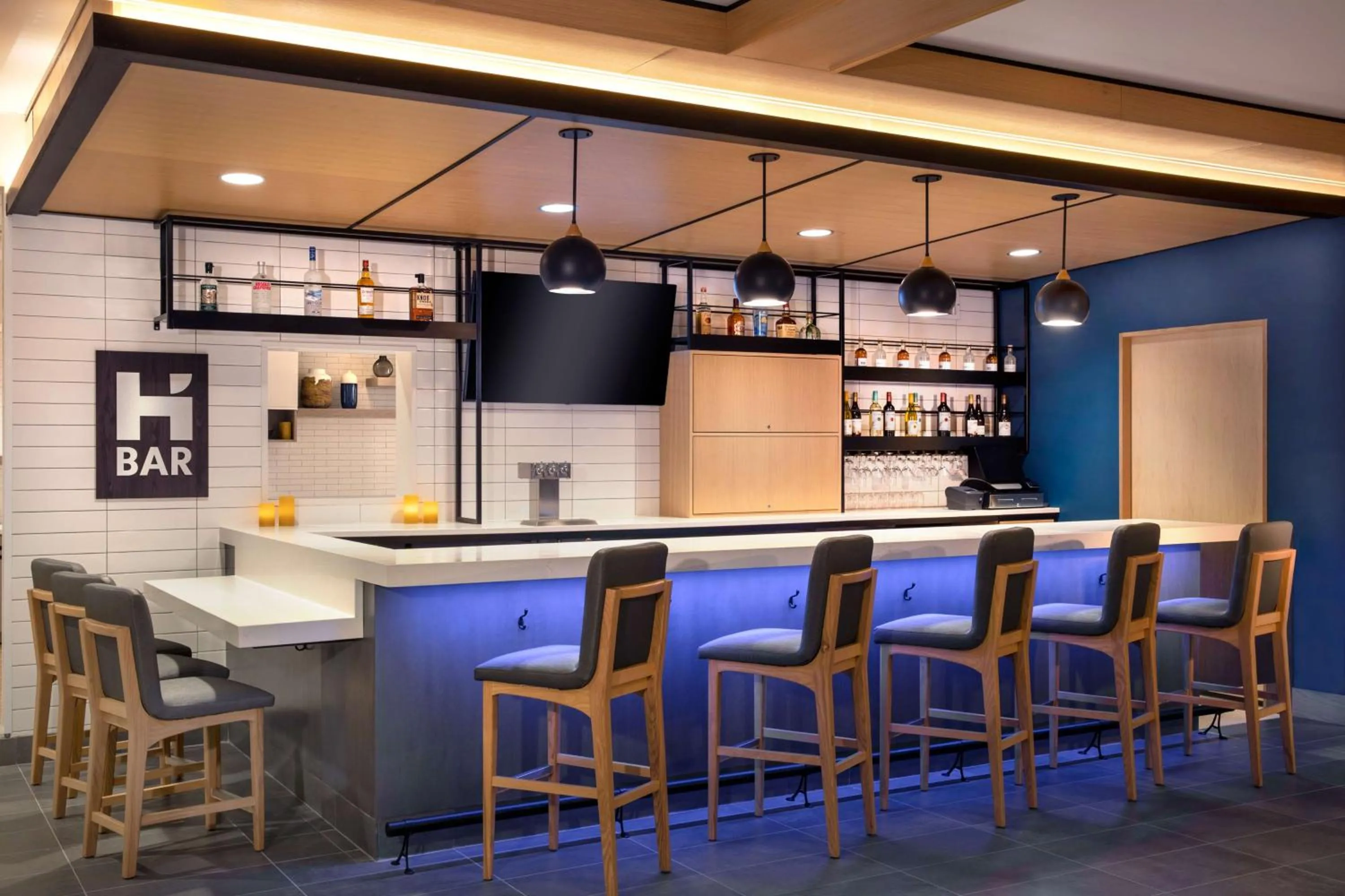 Lounge or bar in Hyatt House Lewes Rehoboth Beach