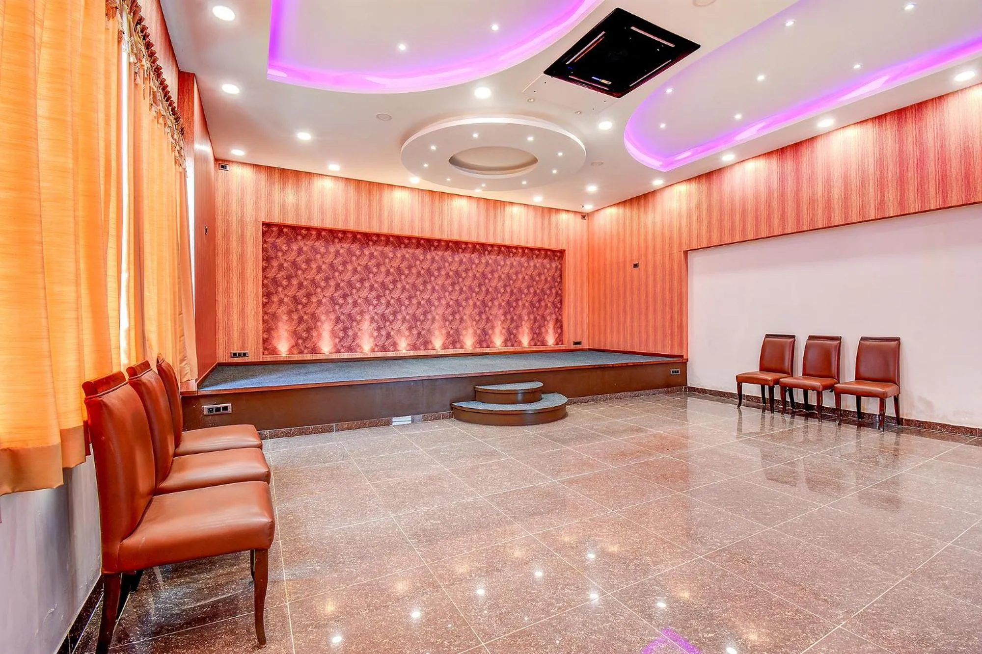Banquet/Function facilities in FabHotel S Comfort Inn - Indiranagar