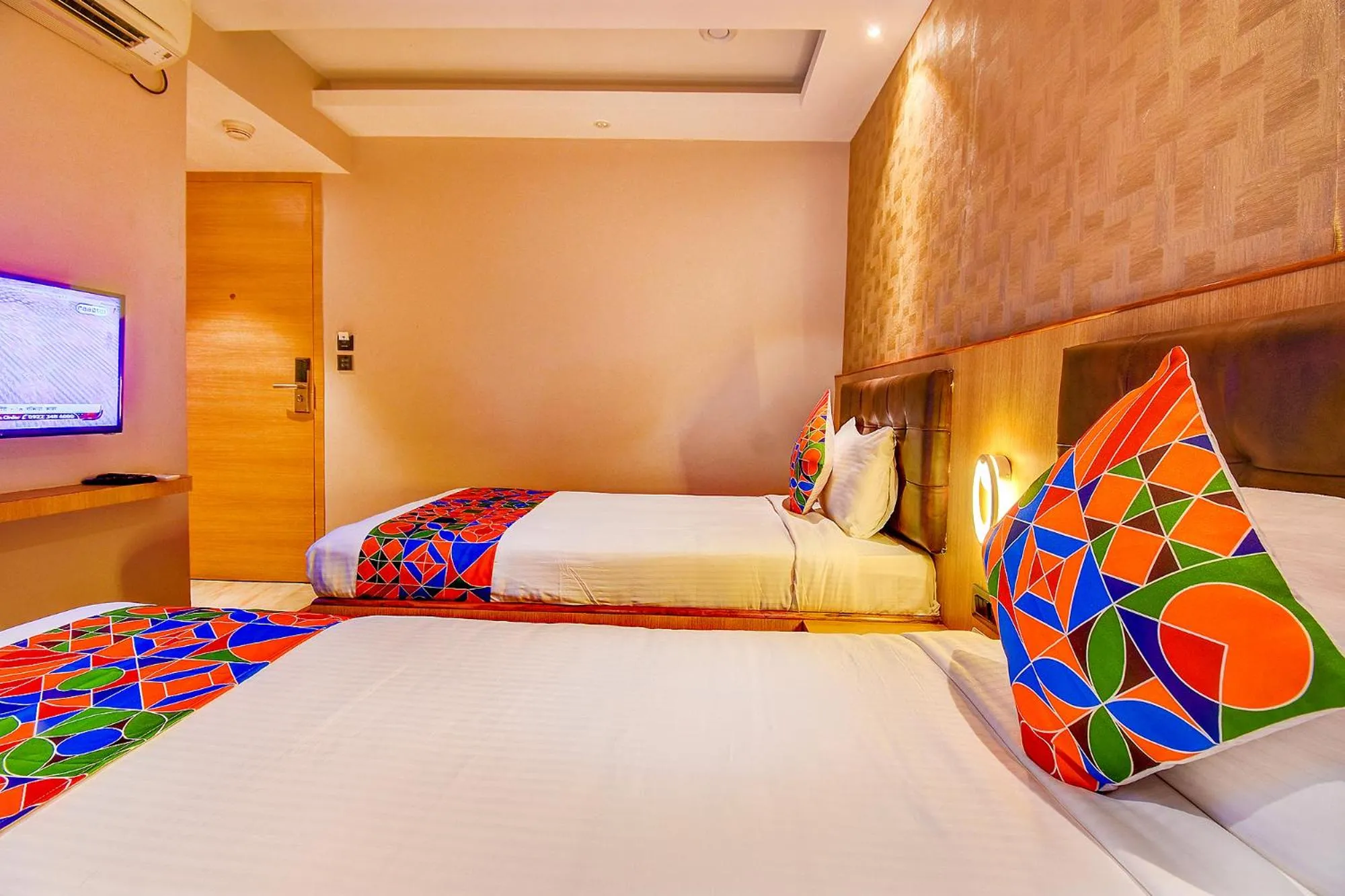 TV and multimedia, Bed in FabHotel S Comfort Inn - Indiranagar