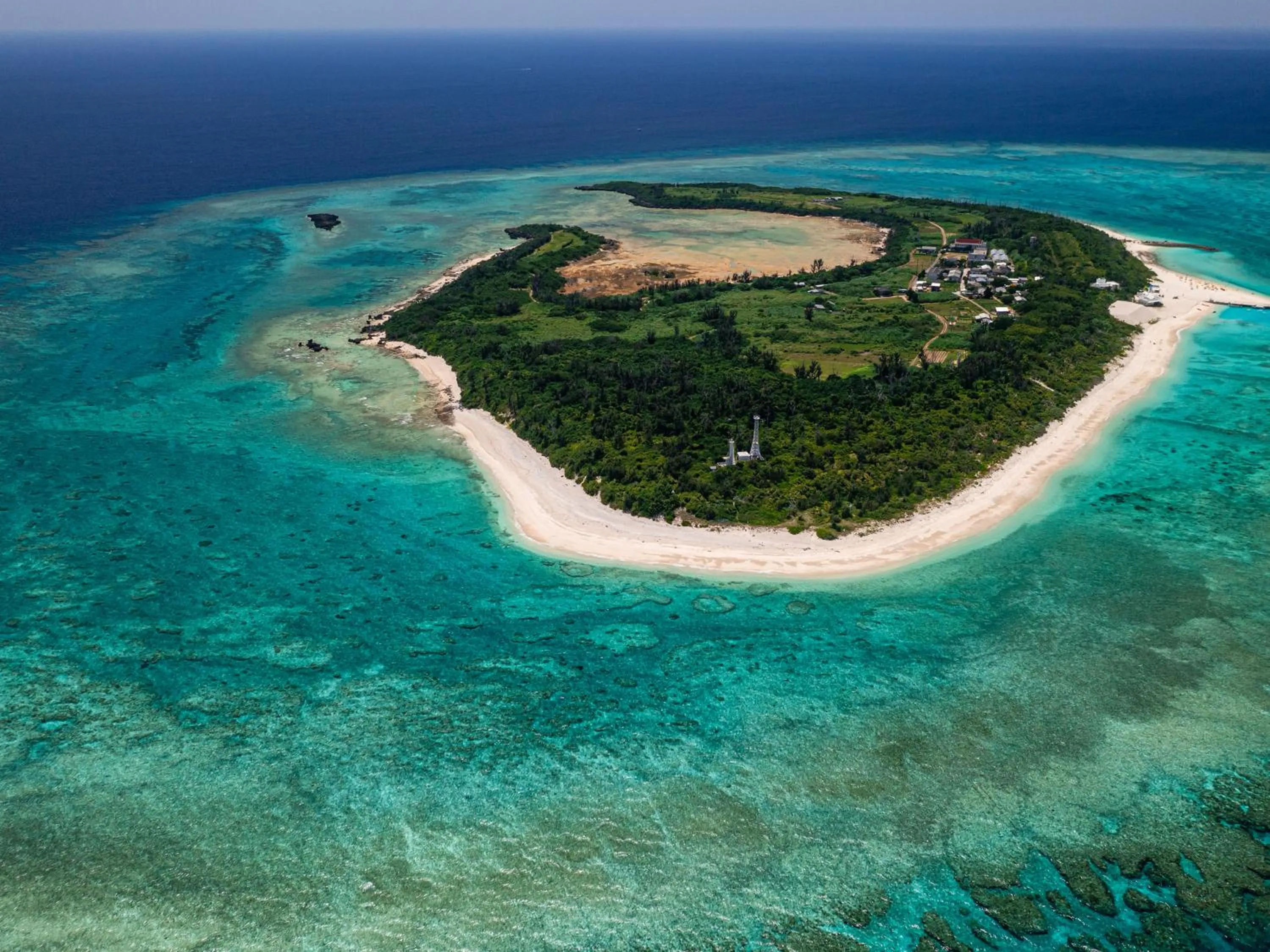 Nearby landmark in ADAN RESORT 灯 - Lamp -