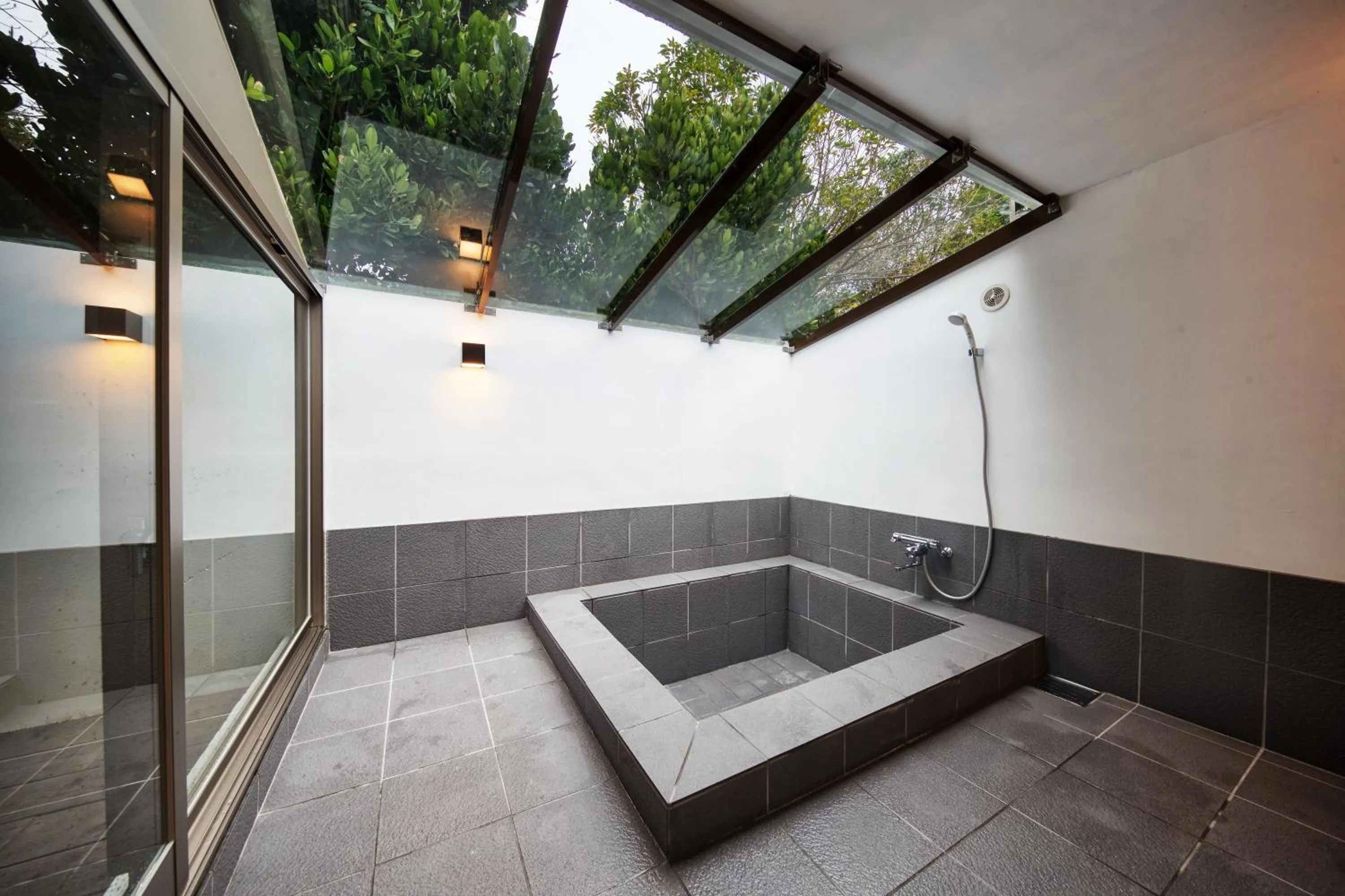 Bathroom in ADAN RESORT 灯 - Lamp -