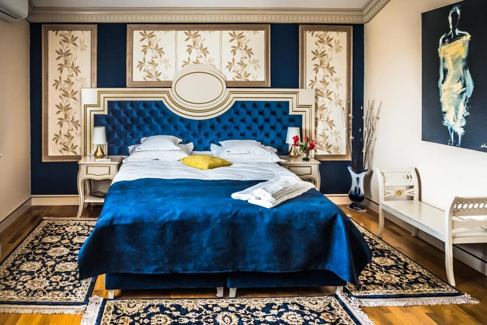 Apartment with Balcony - single occupancy in Sky Park Home