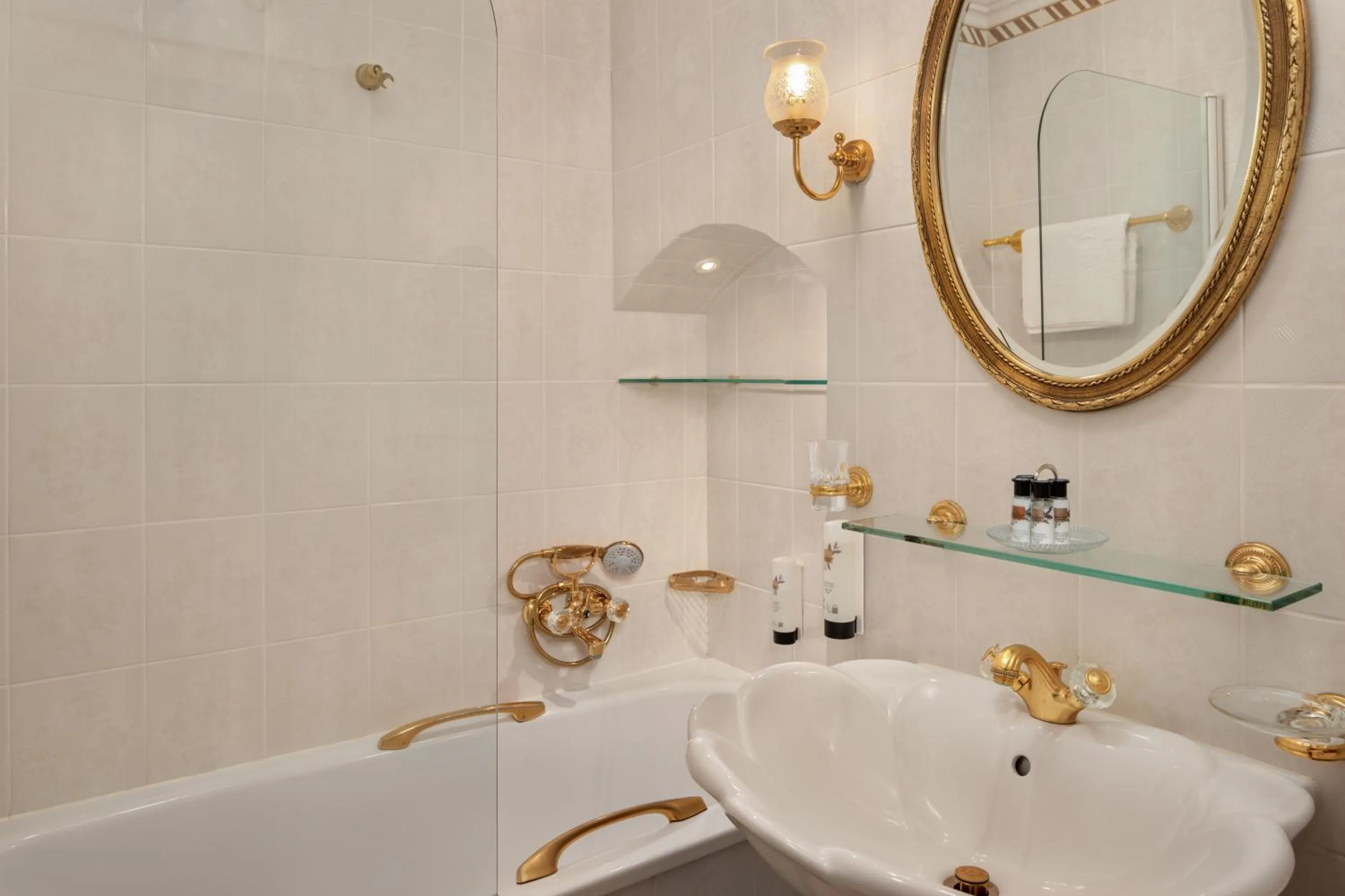 Bathroom in Hotel Schloss Dürnstein