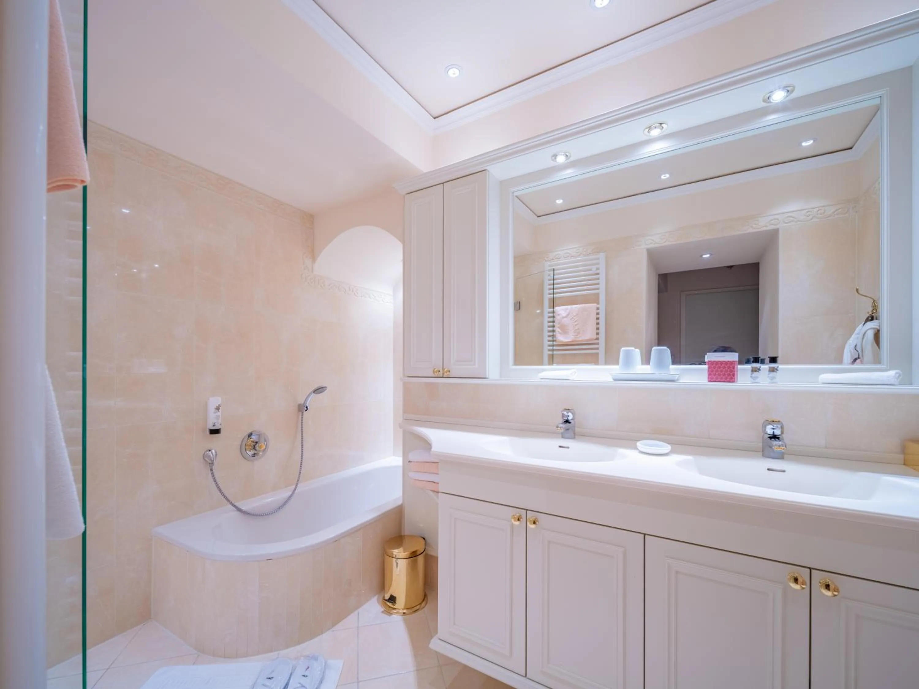 Bathroom in Hotel Schloss Dürnstein