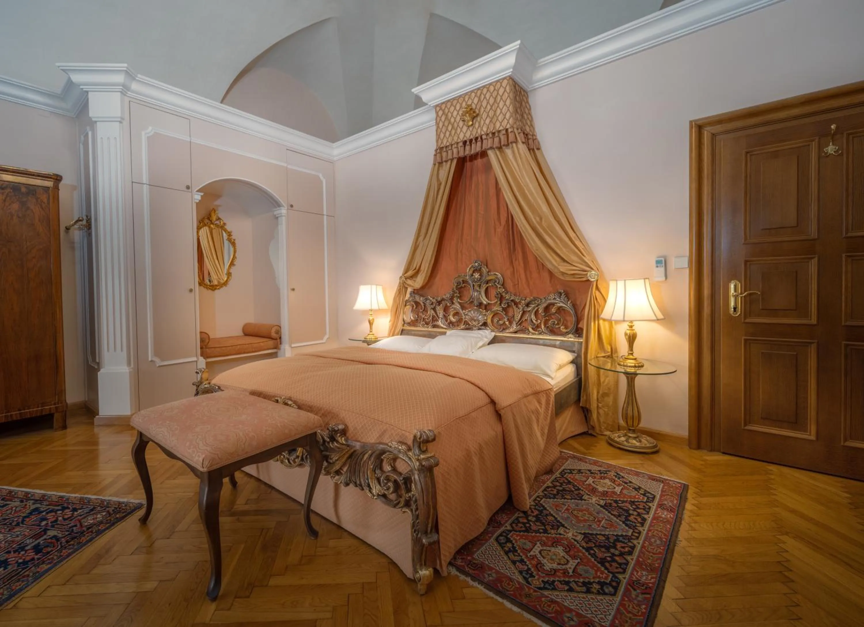 Bedroom, Bed in Hotel Schloss Dürnstein