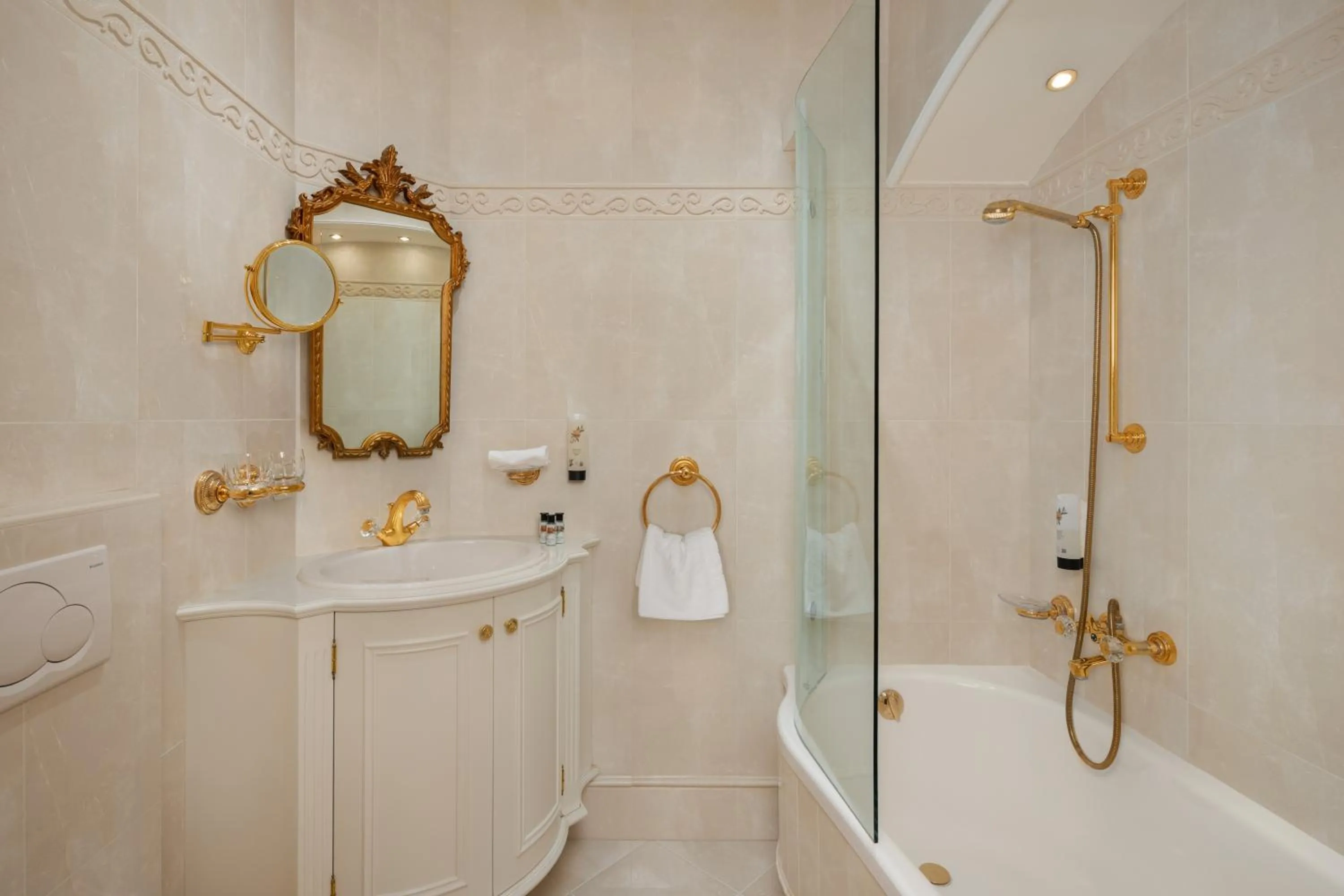 Bathroom in Hotel Schloss Dürnstein