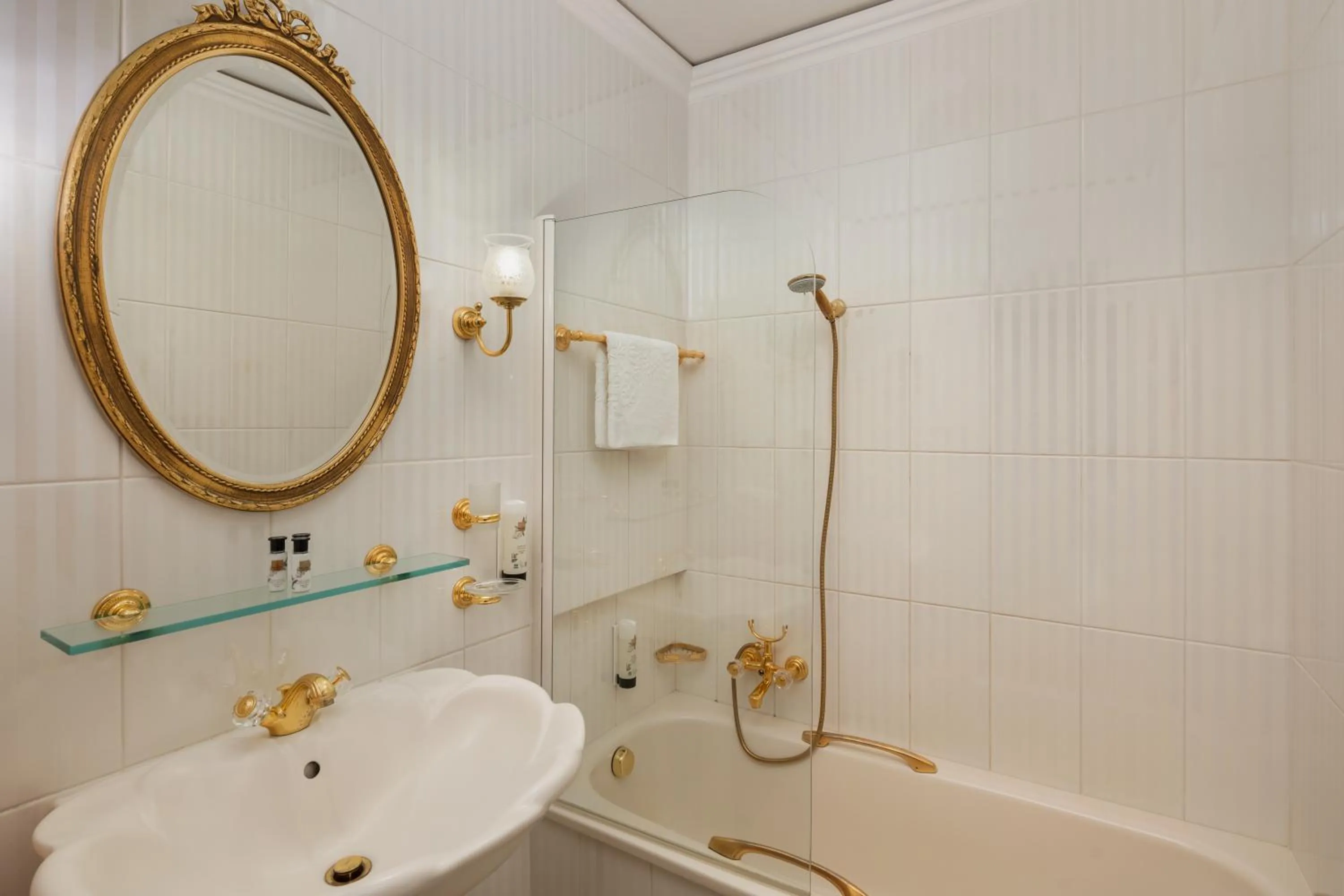 Bathroom in Hotel Schloss Dürnstein