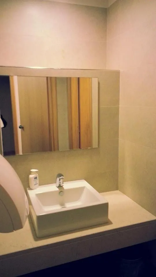 Bathroom in Hotel Serenella