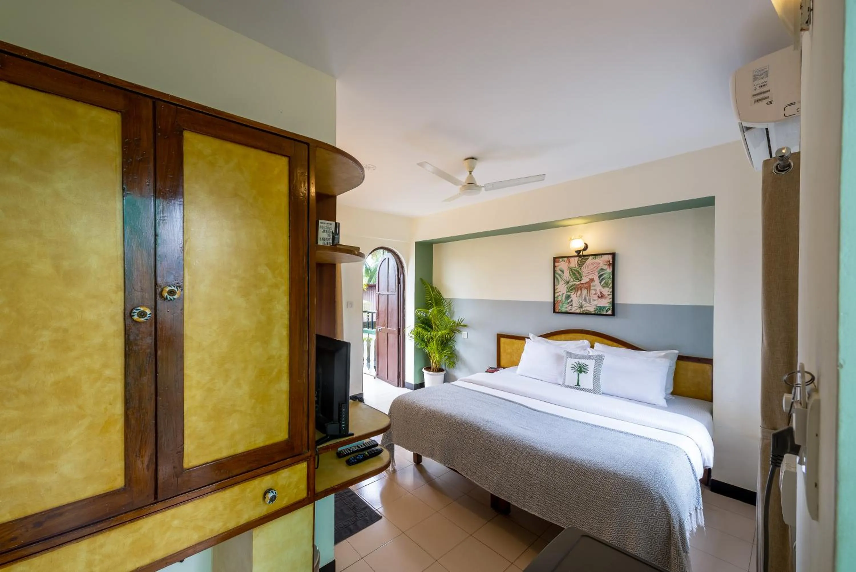 View (from property/room), Bed in Olive Zip Calangute Mira by Embassy Group