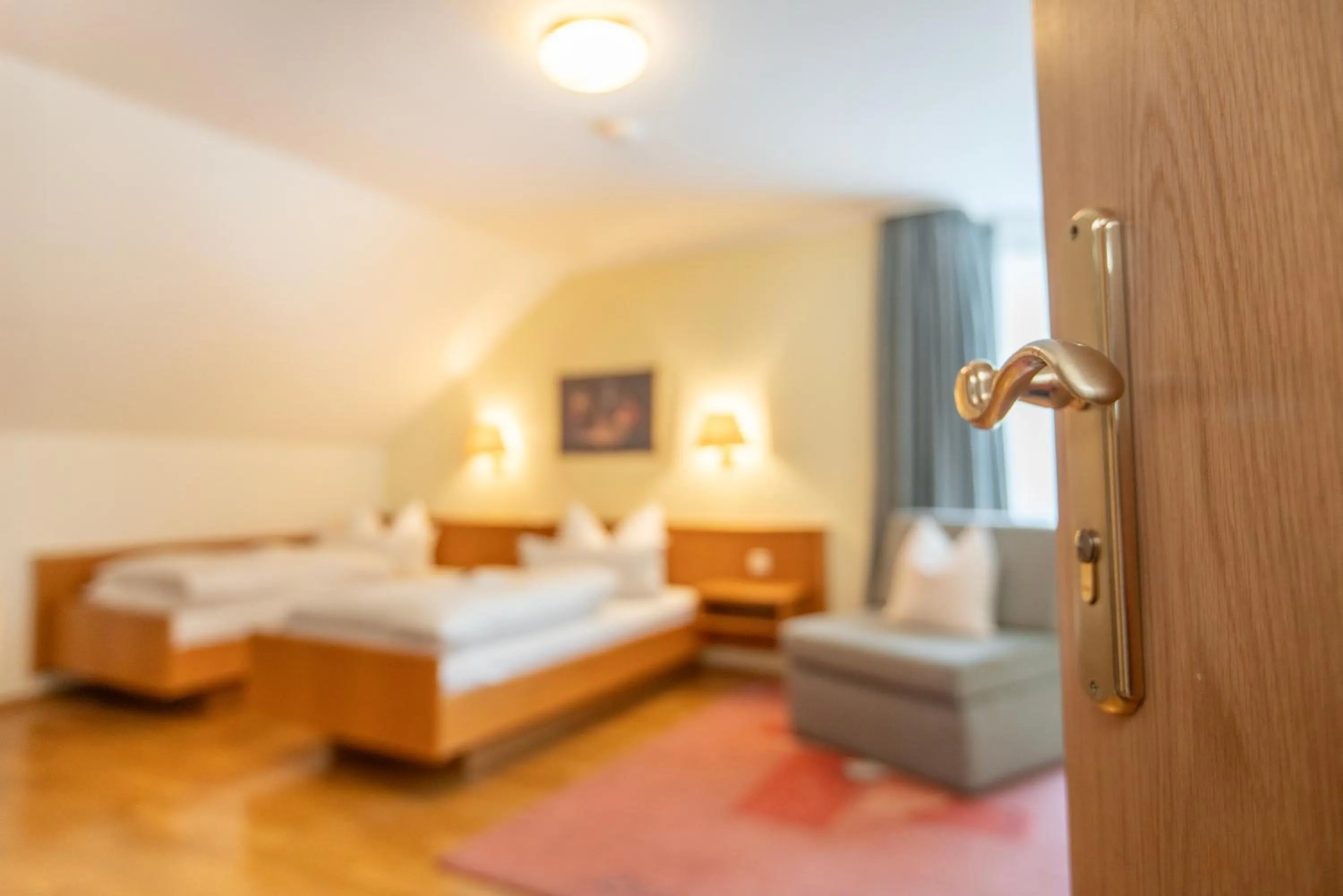 Photo of the whole room, Bed in Landhotel Plauen - Gasthof Zwoschwitz