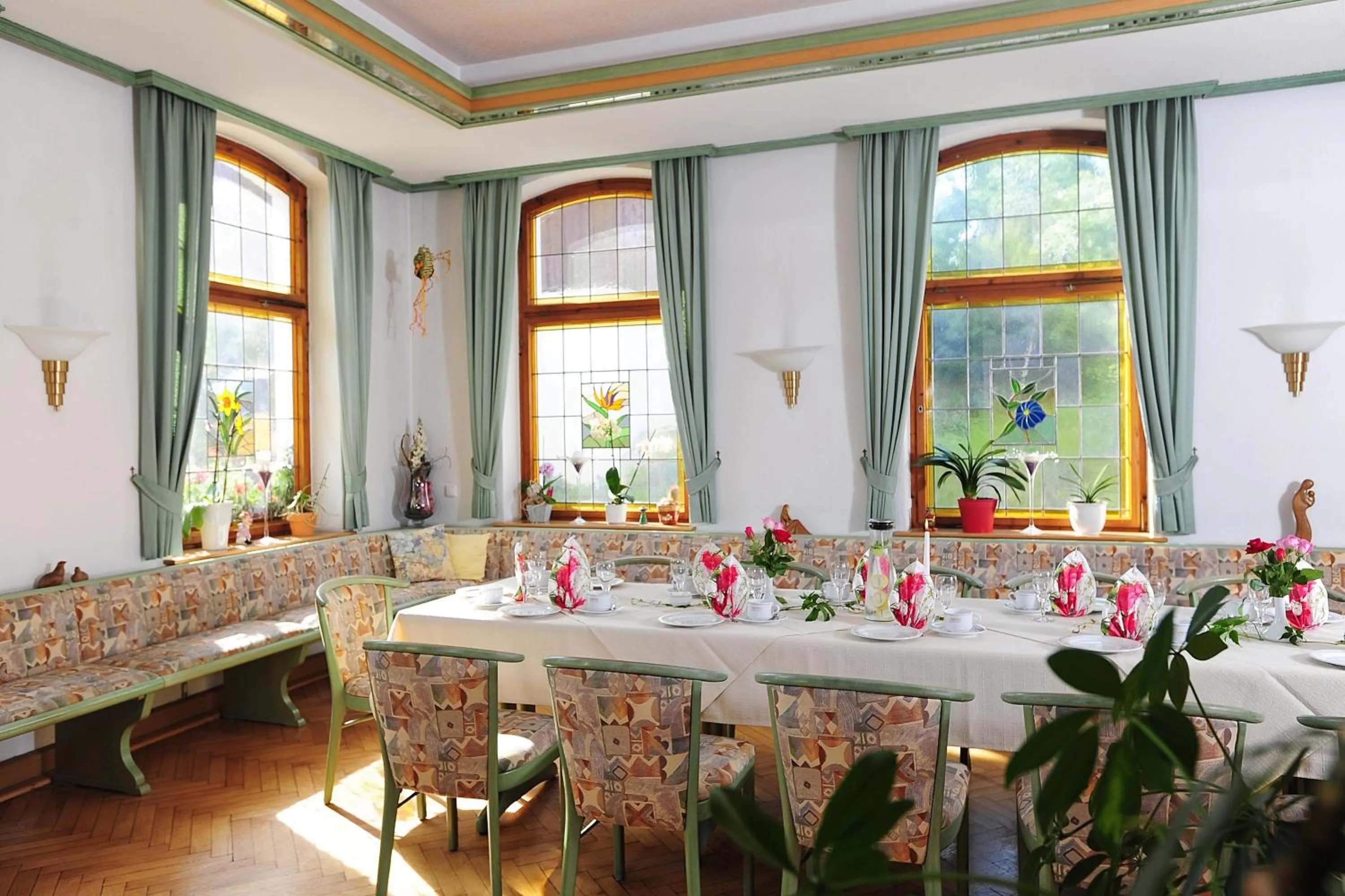 Restaurant/places to eat in Landhotel Plauen - Gasthof Zwoschwitz