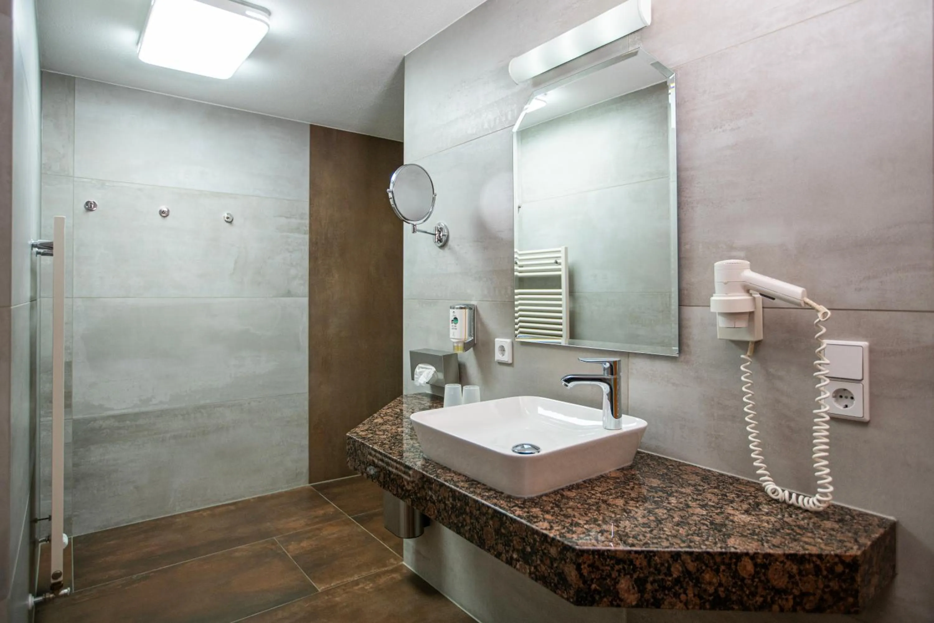 Shower in Landhotel Plauen - Gasthof Zwoschwitz