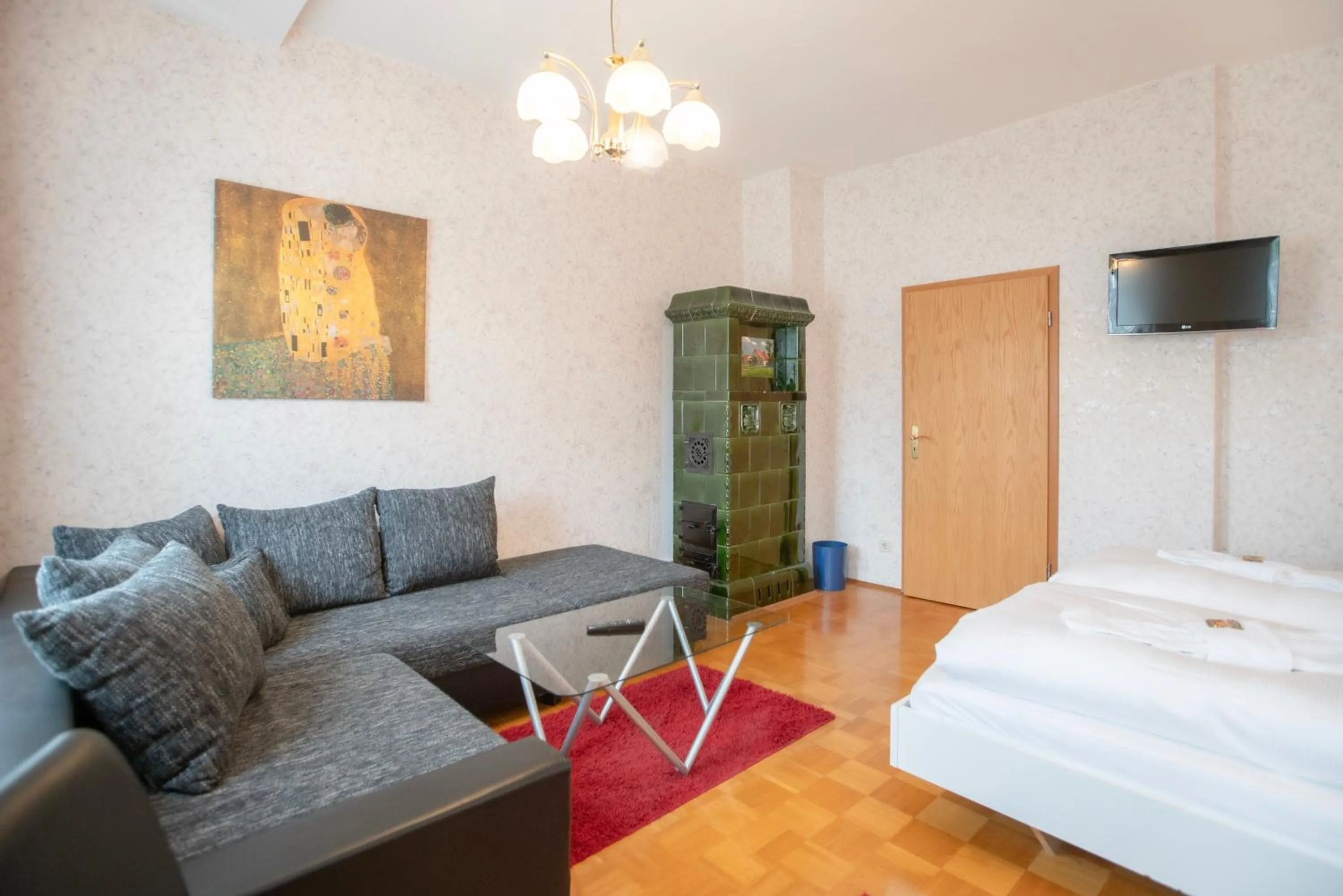 Living room, Bed in Landhotel Plauen - Gasthof Zwoschwitz