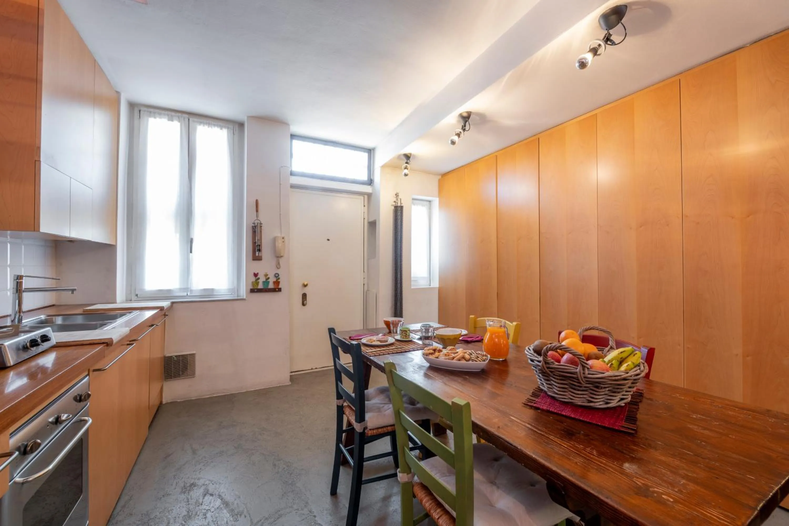 Kitchen or kitchenette in Paolo Sarpi, 36 - Milano Inside