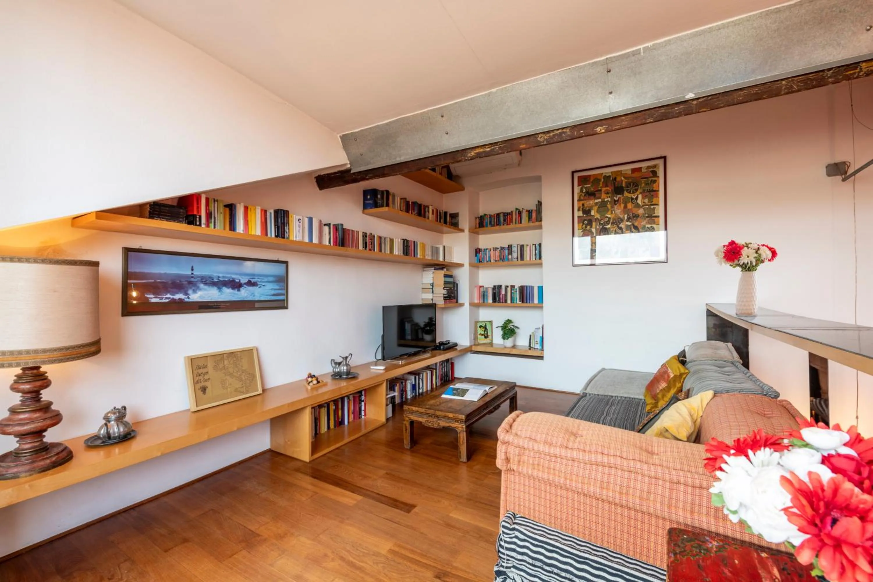 Library in Paolo Sarpi, 36 - Milano Inside