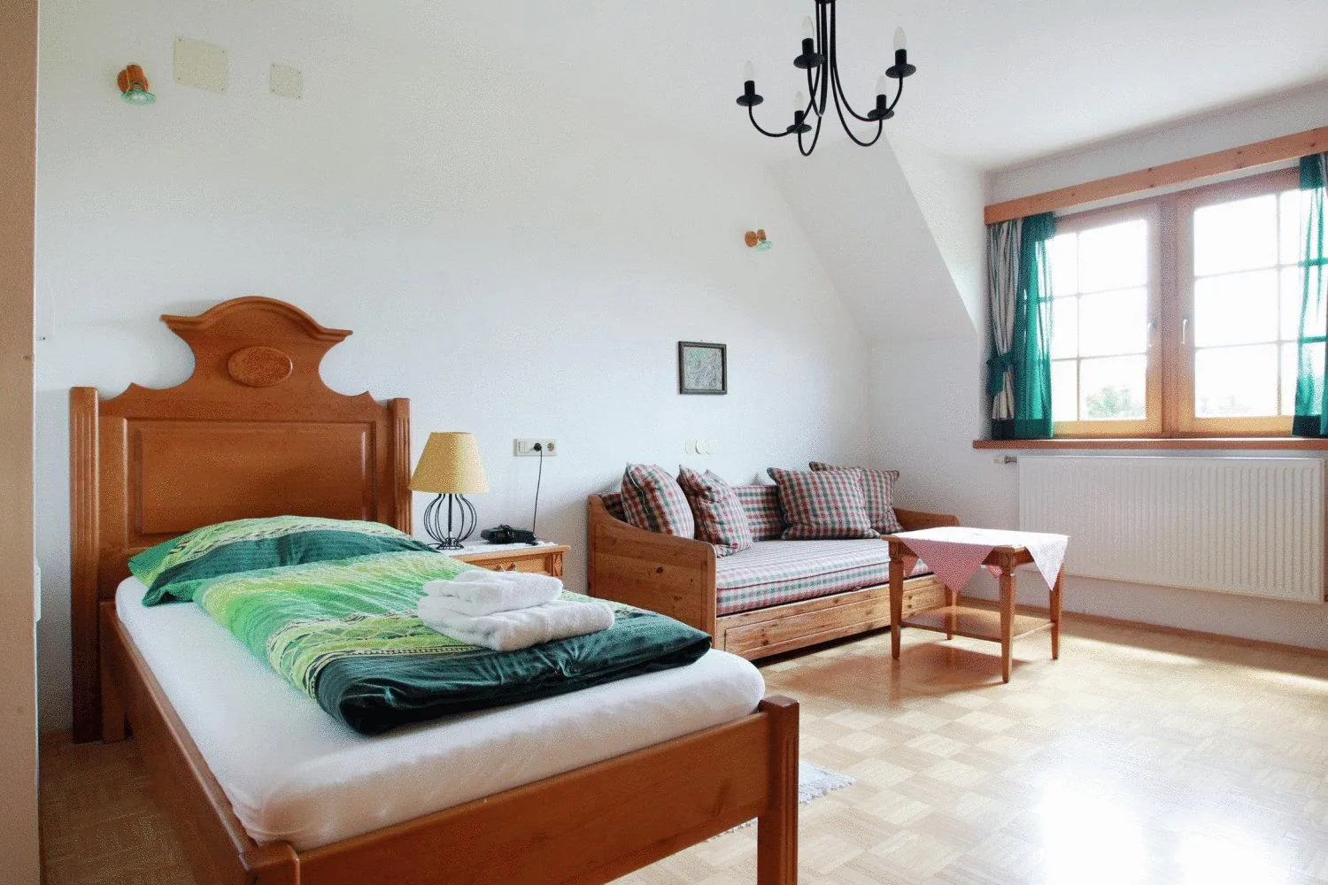 Photo of the whole room, Bed in Steinschalerhof