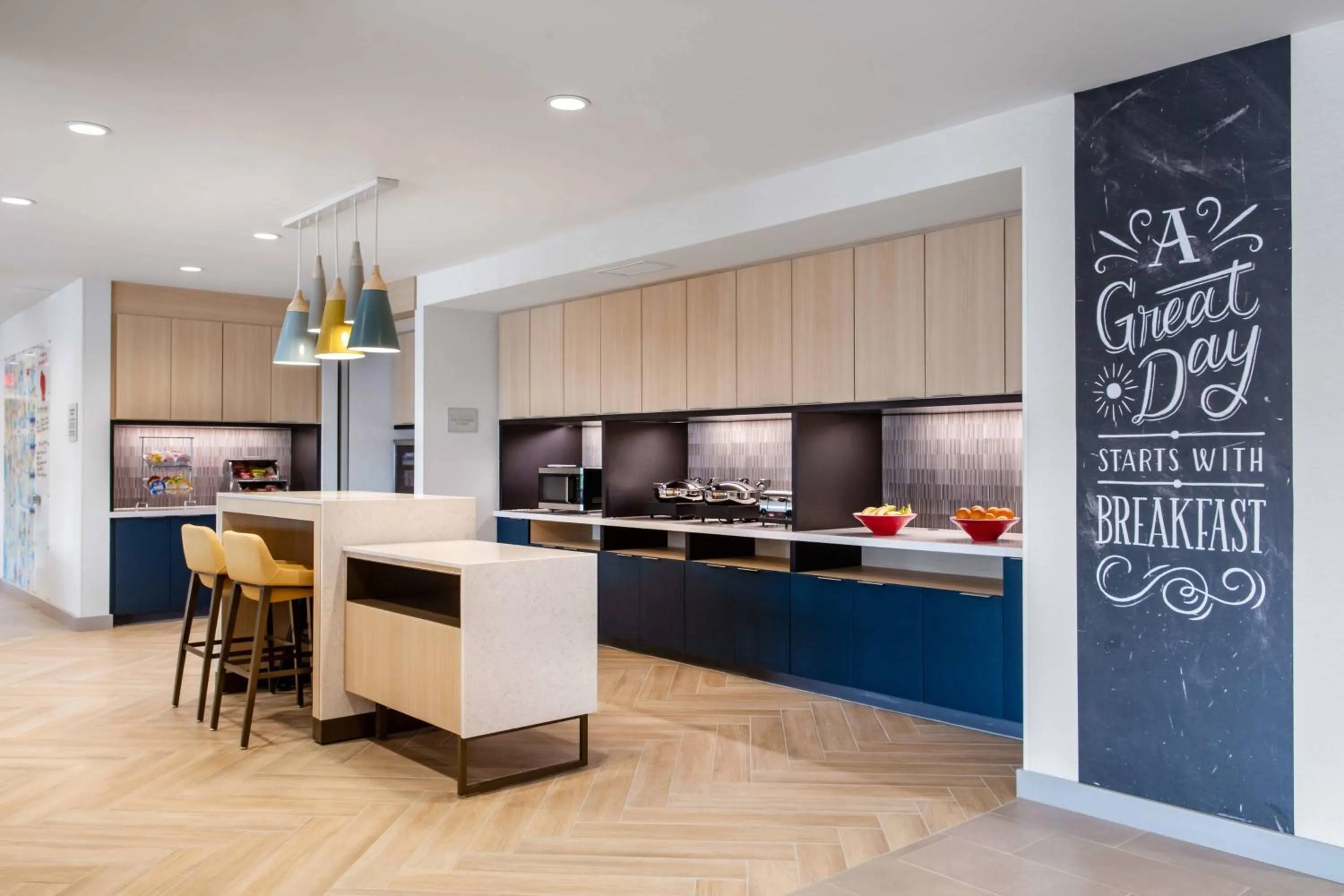 Breakfast in TownePlace Suites By Marriott Milwaukee West Bend