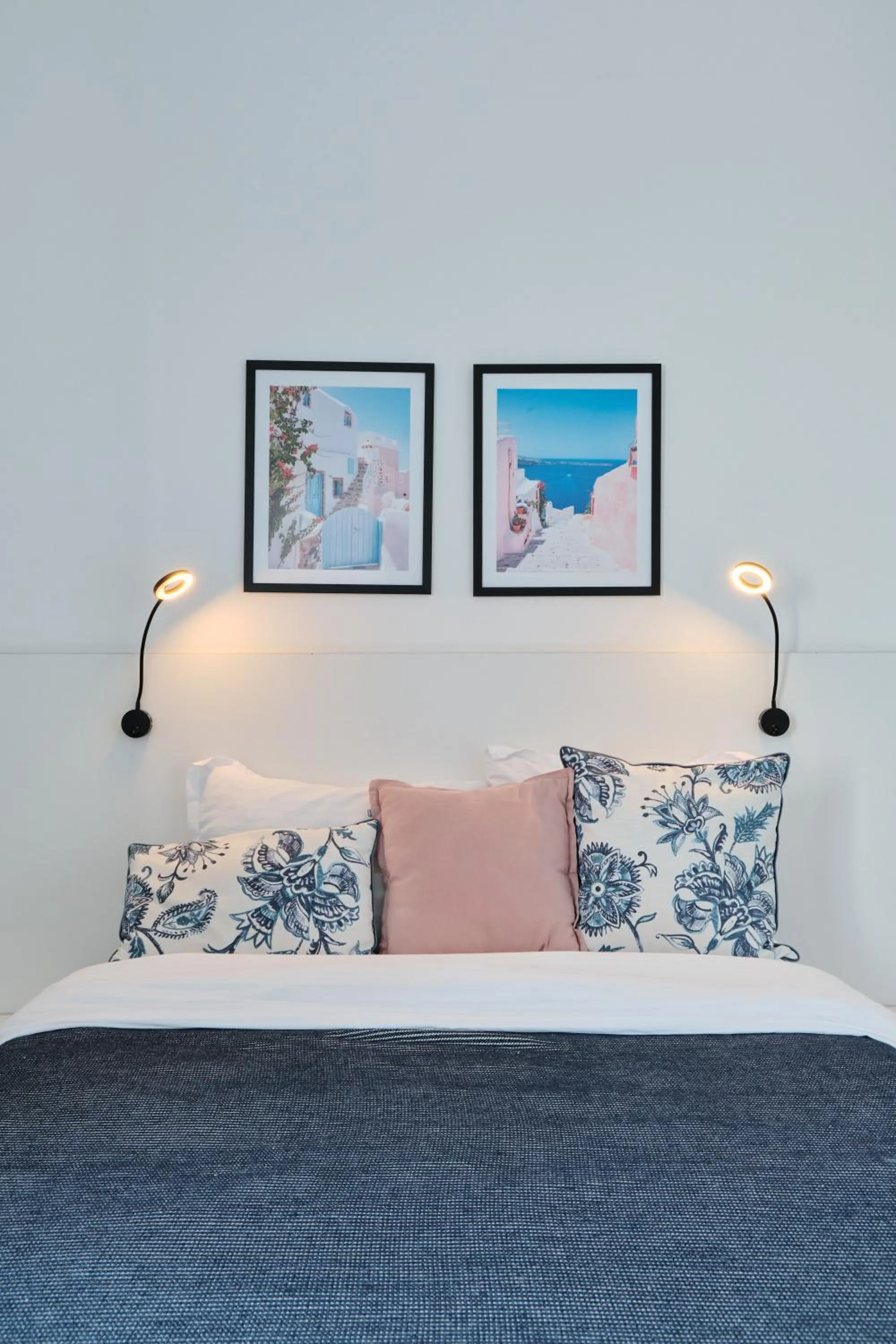 Bed in Seven City Apartments