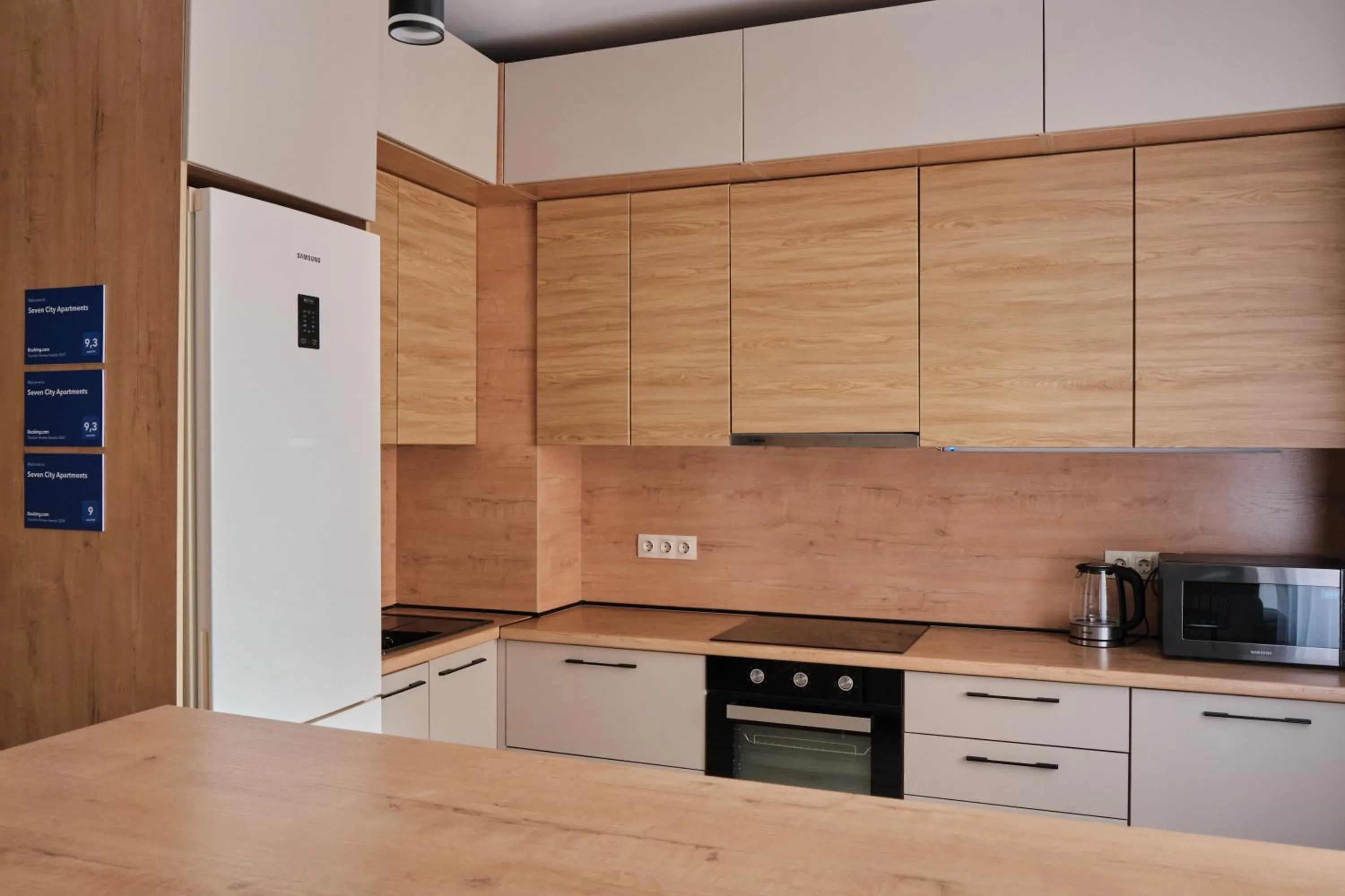 Seven City Apartments