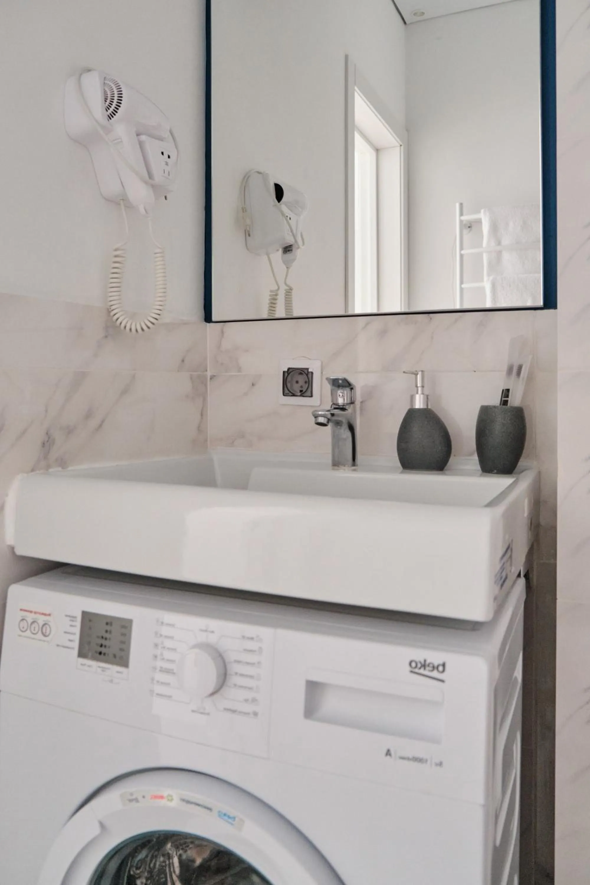 Seven City Apartments