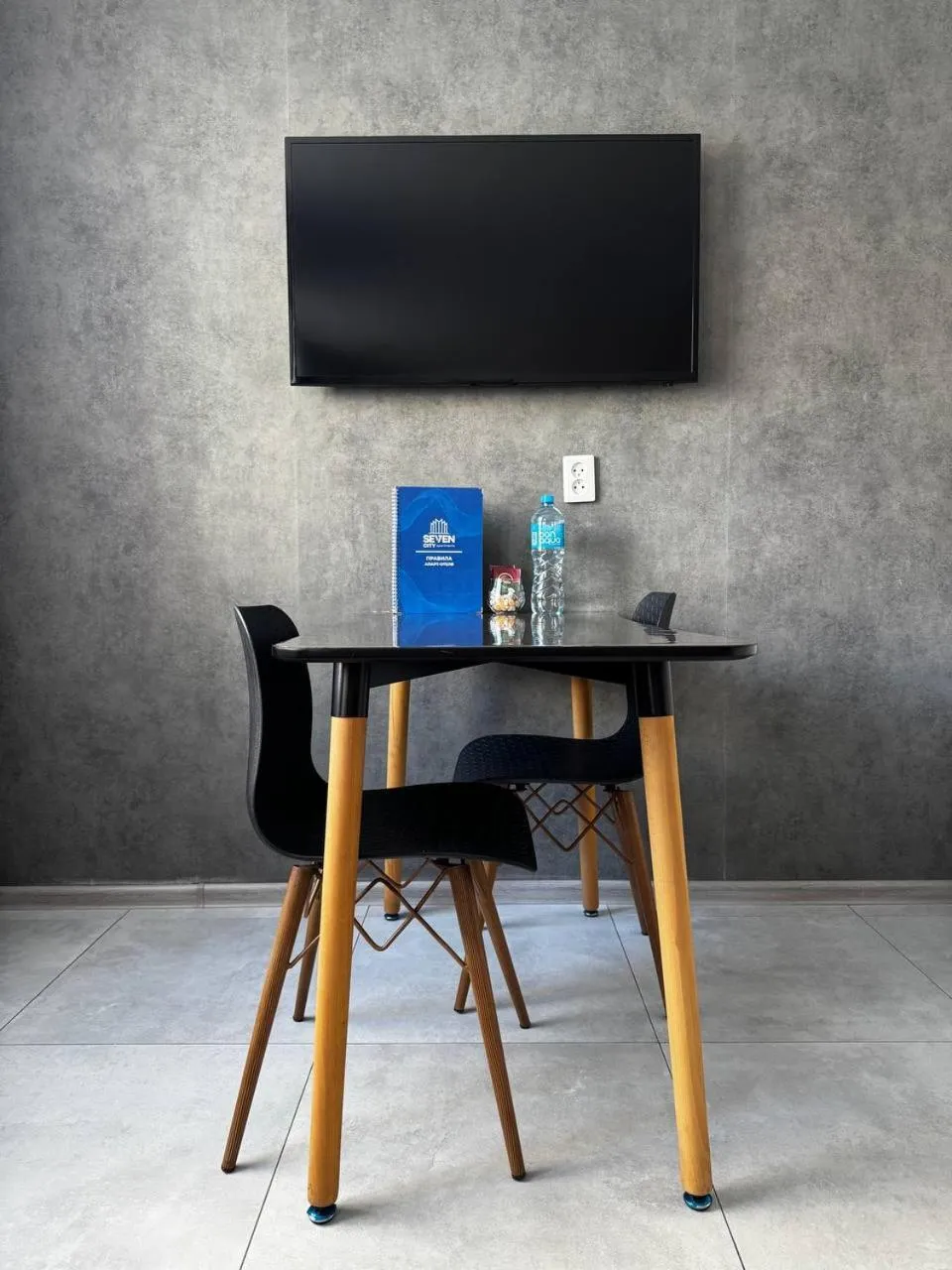 Seven City Apartments