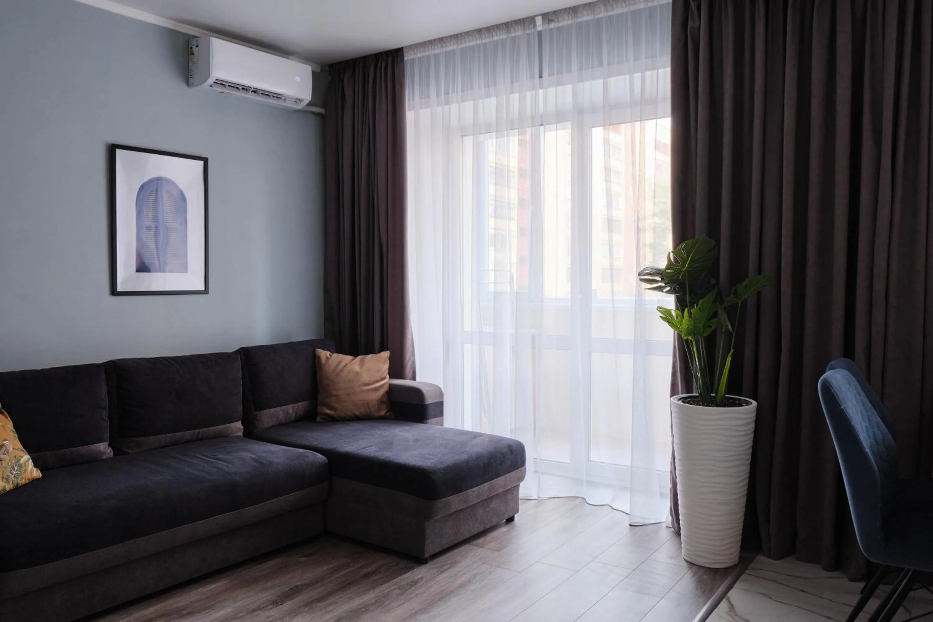 Seven City Apartments