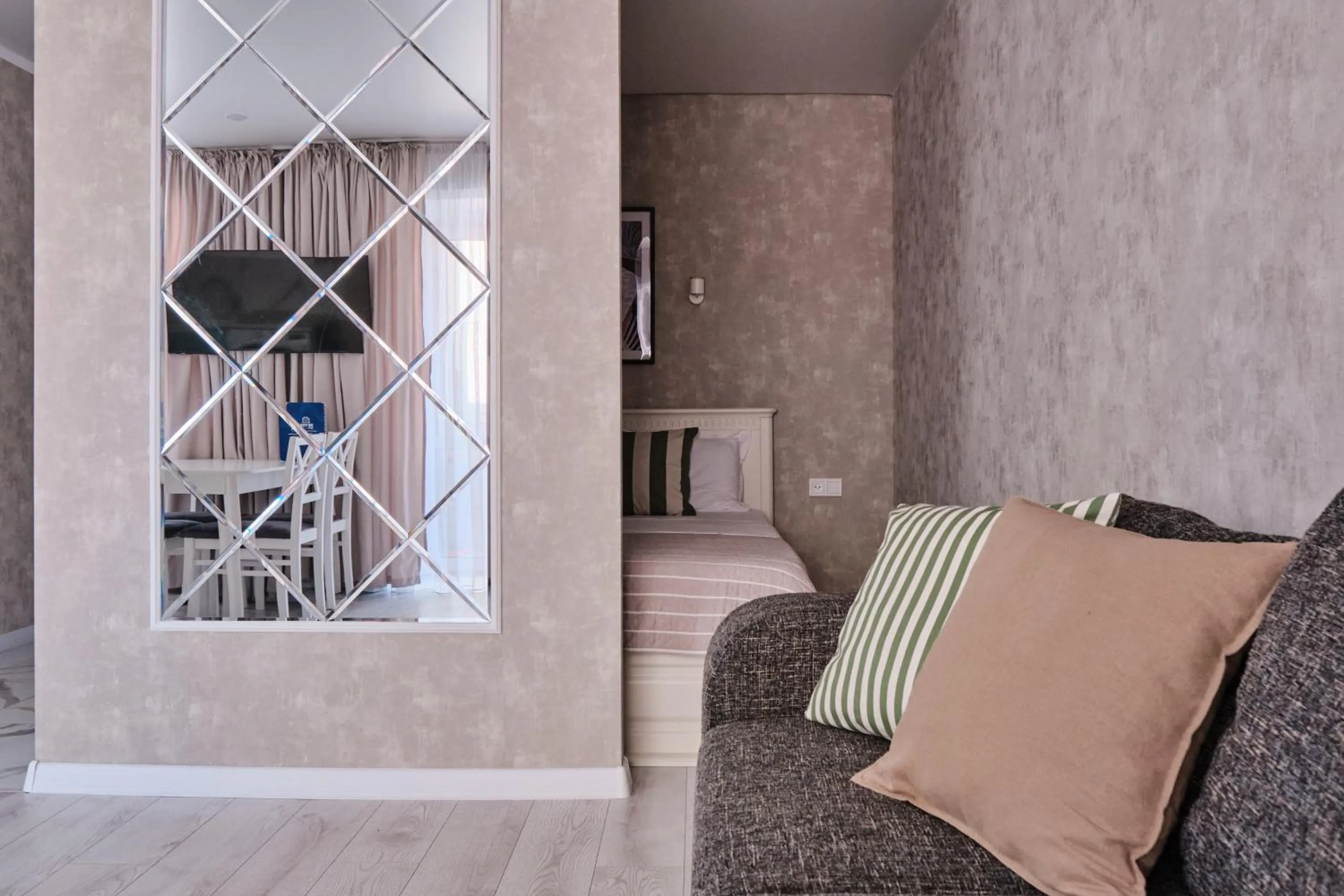 Seven City Apartments