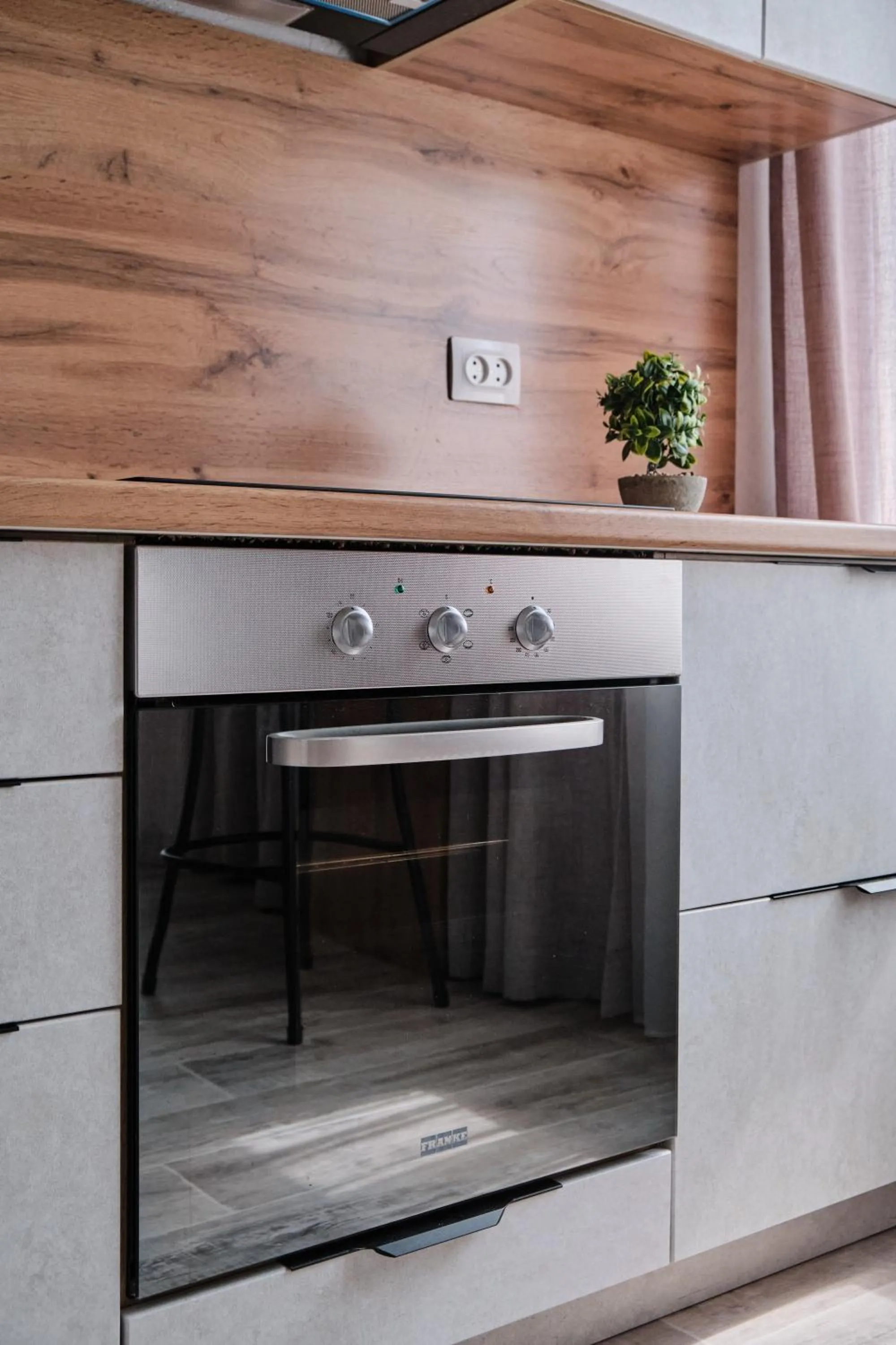 Seven City Apartments