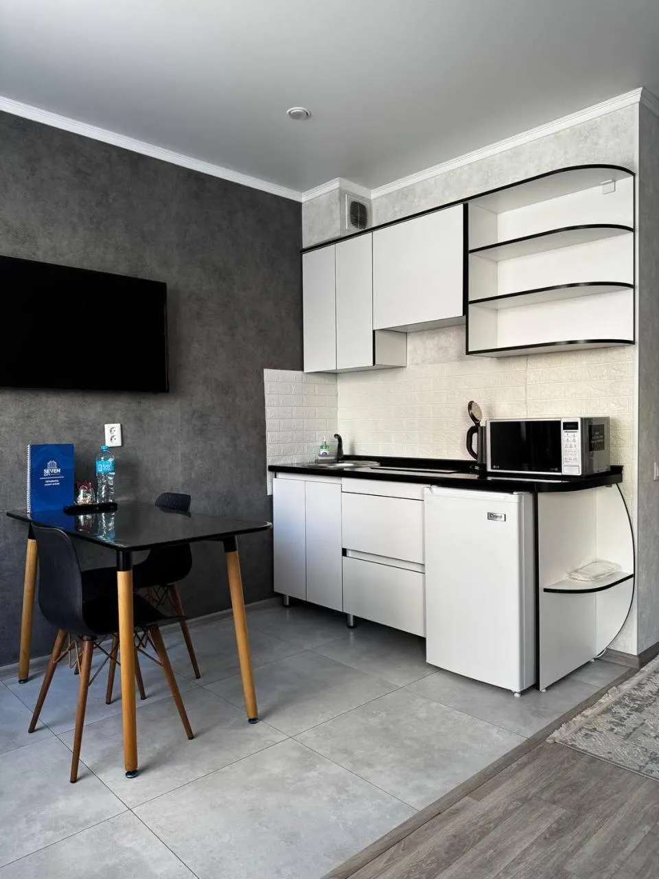 Seven City Apartments