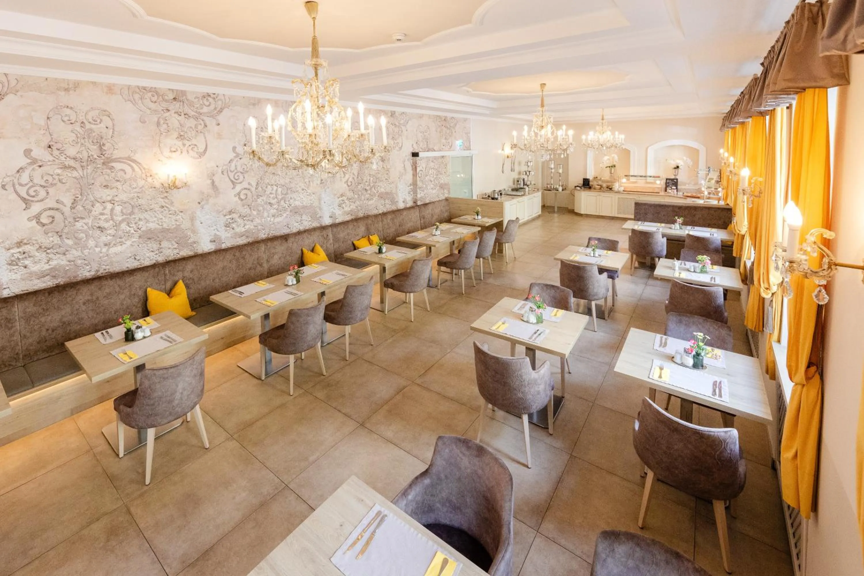 Breakfast in Hotel Unter den Linden