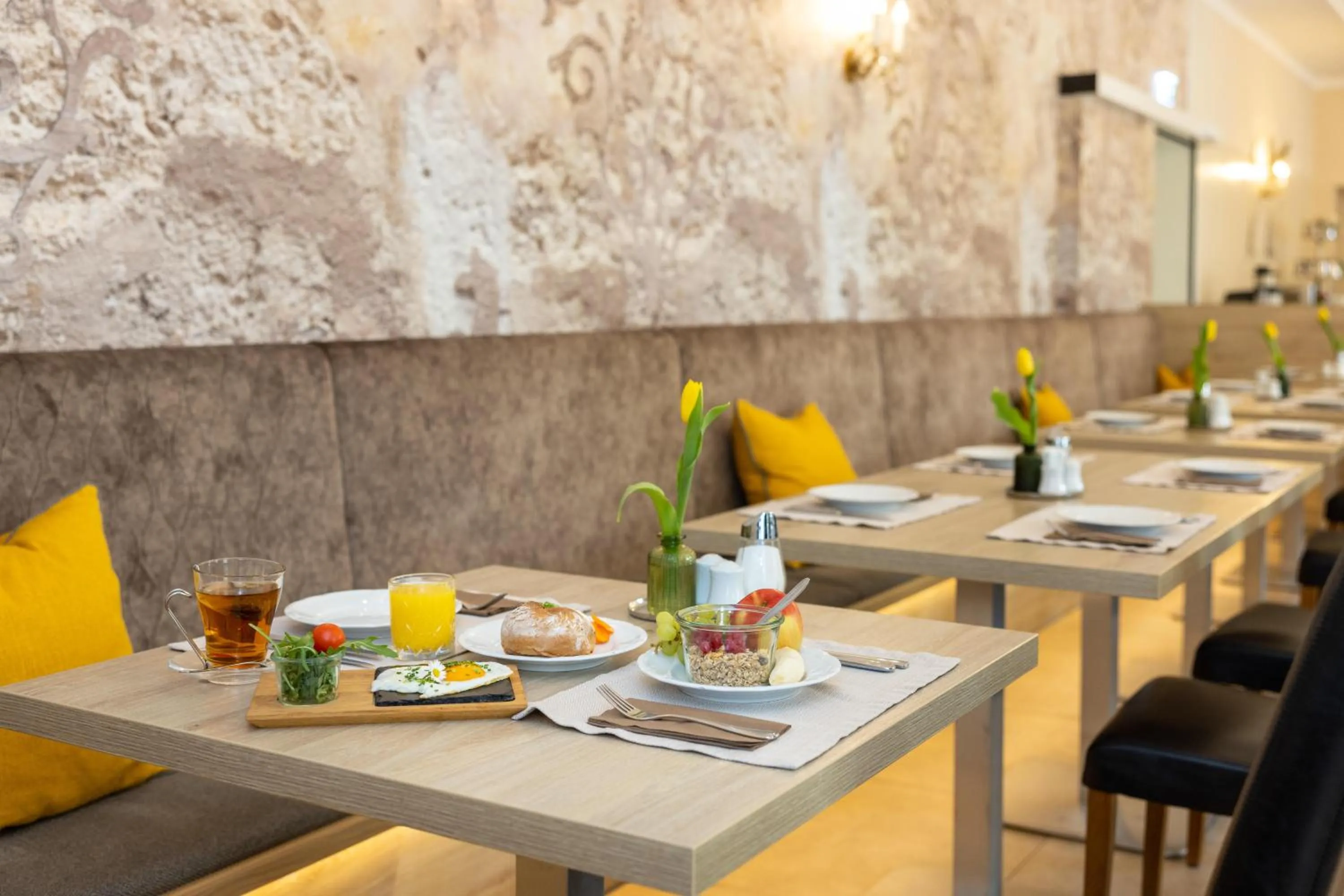 Breakfast in Hotel Unter den Linden