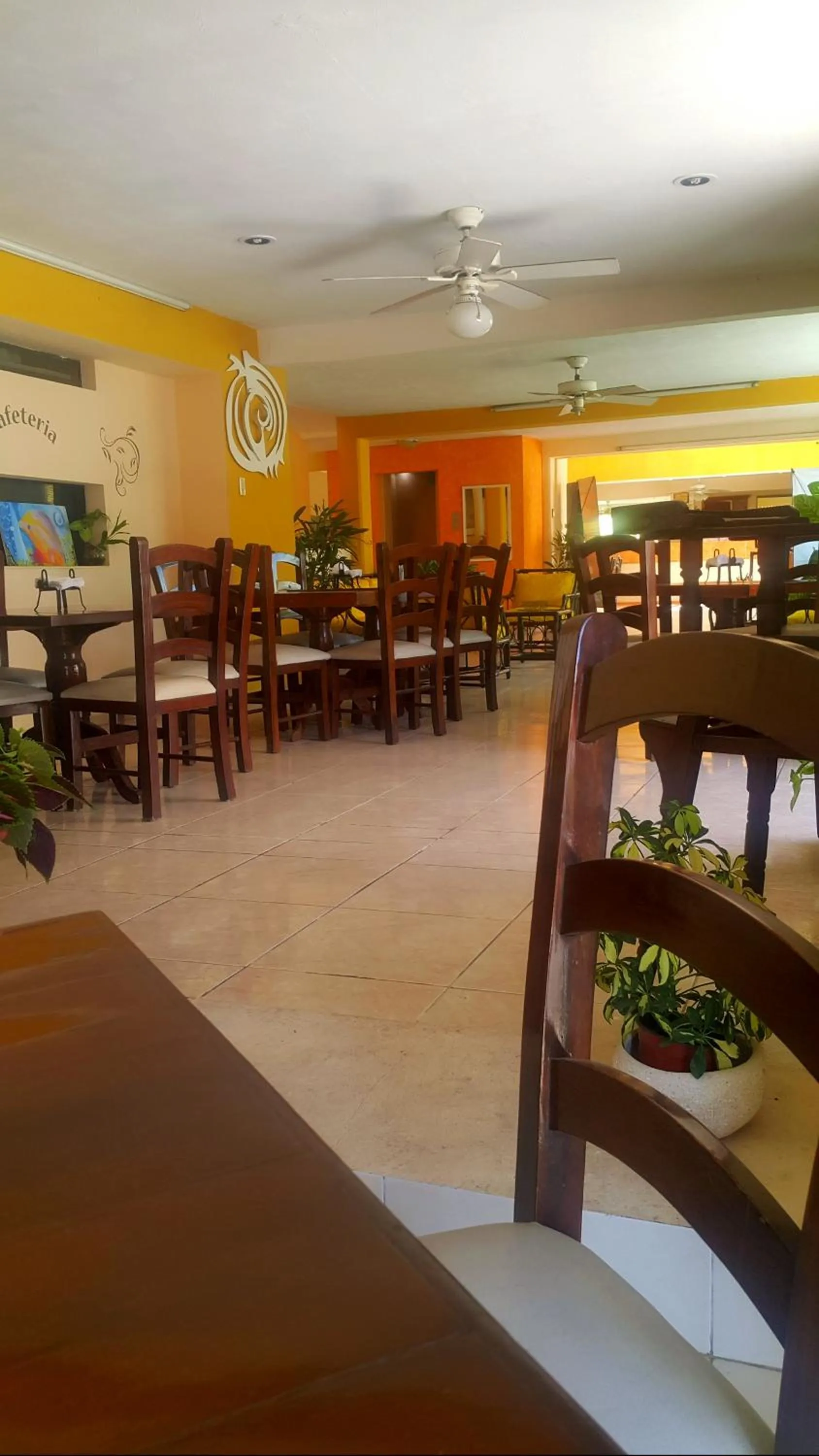 Restaurant/places to eat in Hotel El Marques