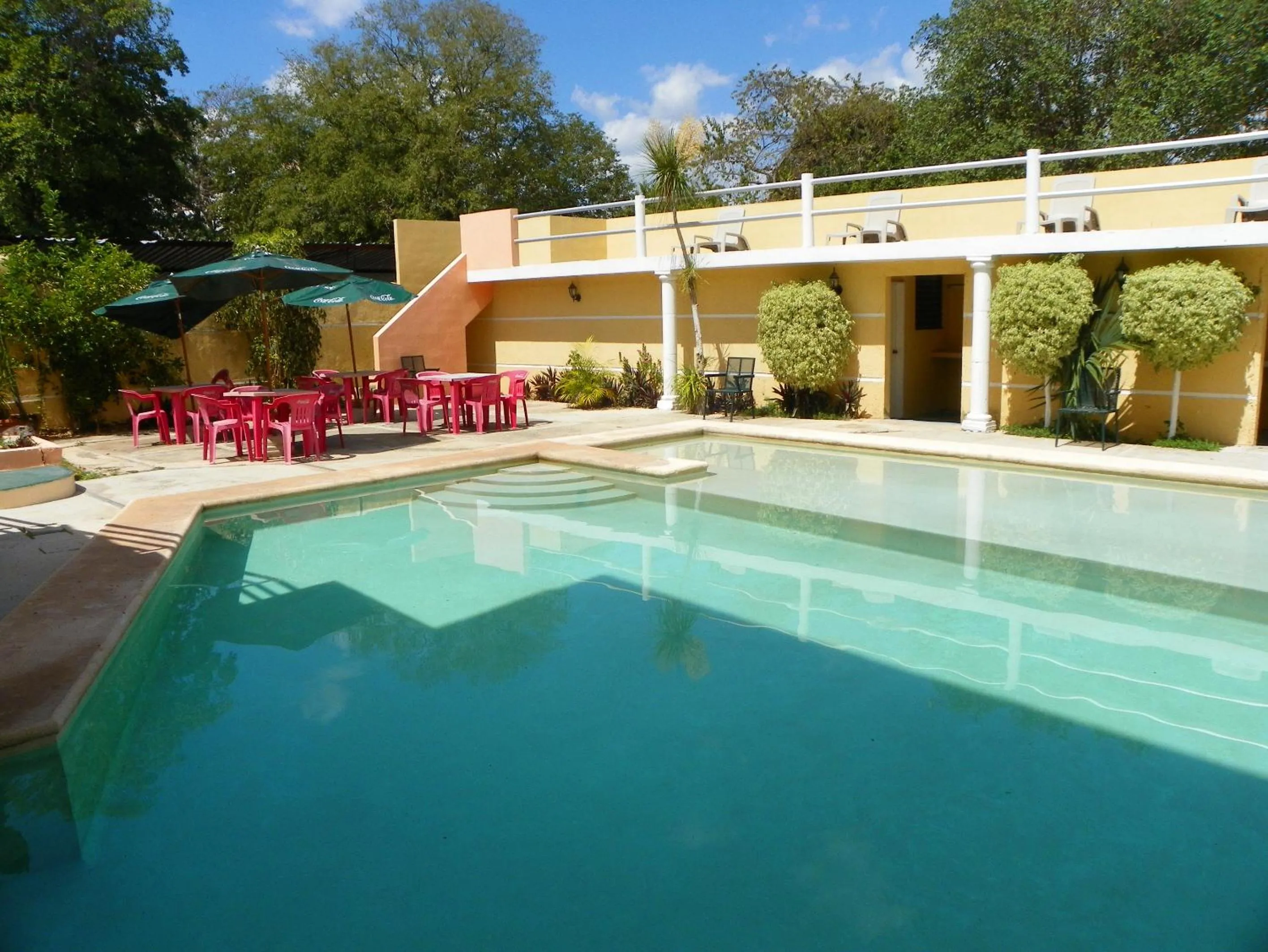 Swimming pool in Hotel El Marques