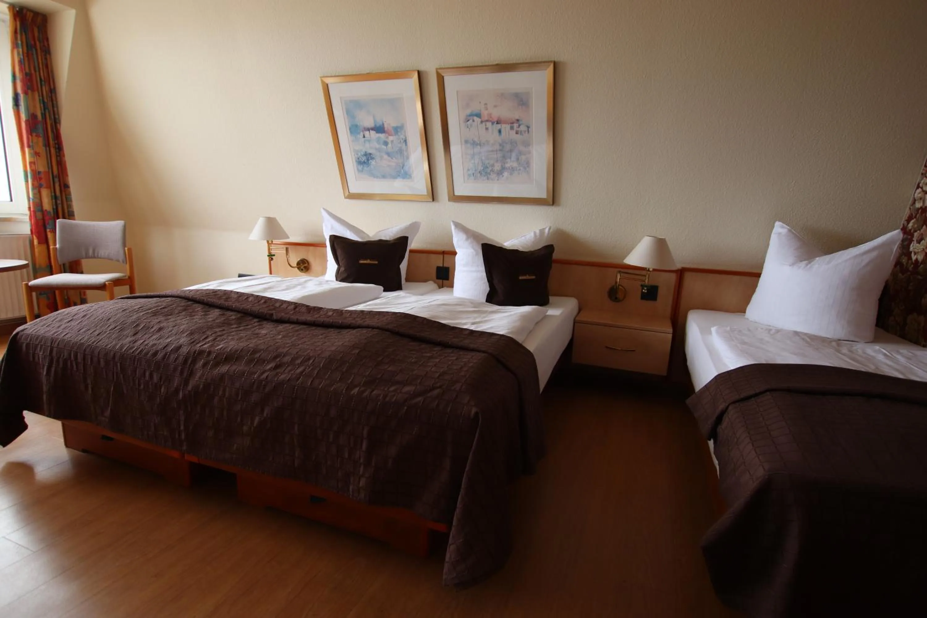 Photo of the whole room, Bed in Strandhotel Dagebüll direkt an der Nordsee