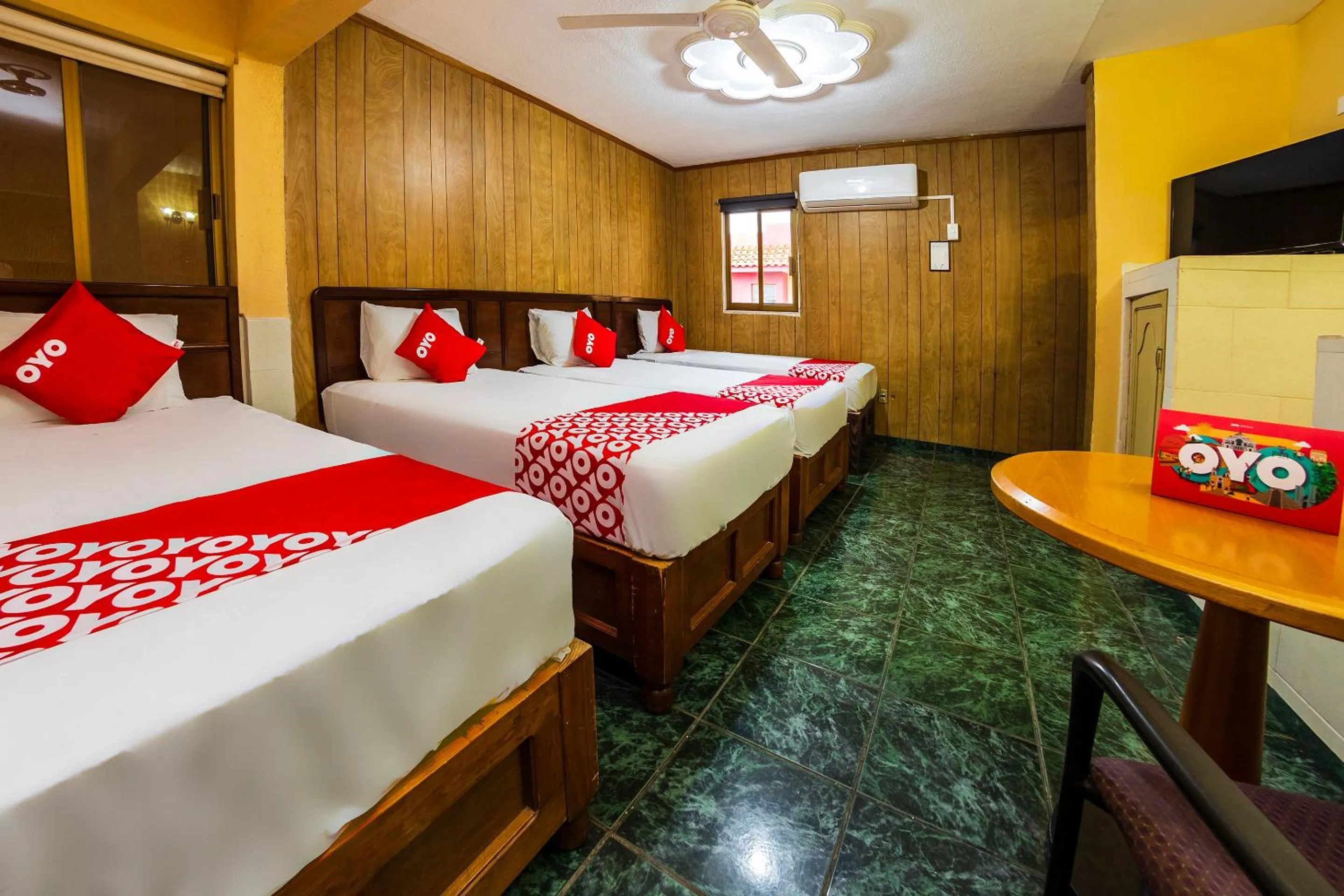 Bedroom, Bed in Hotel San Marcos