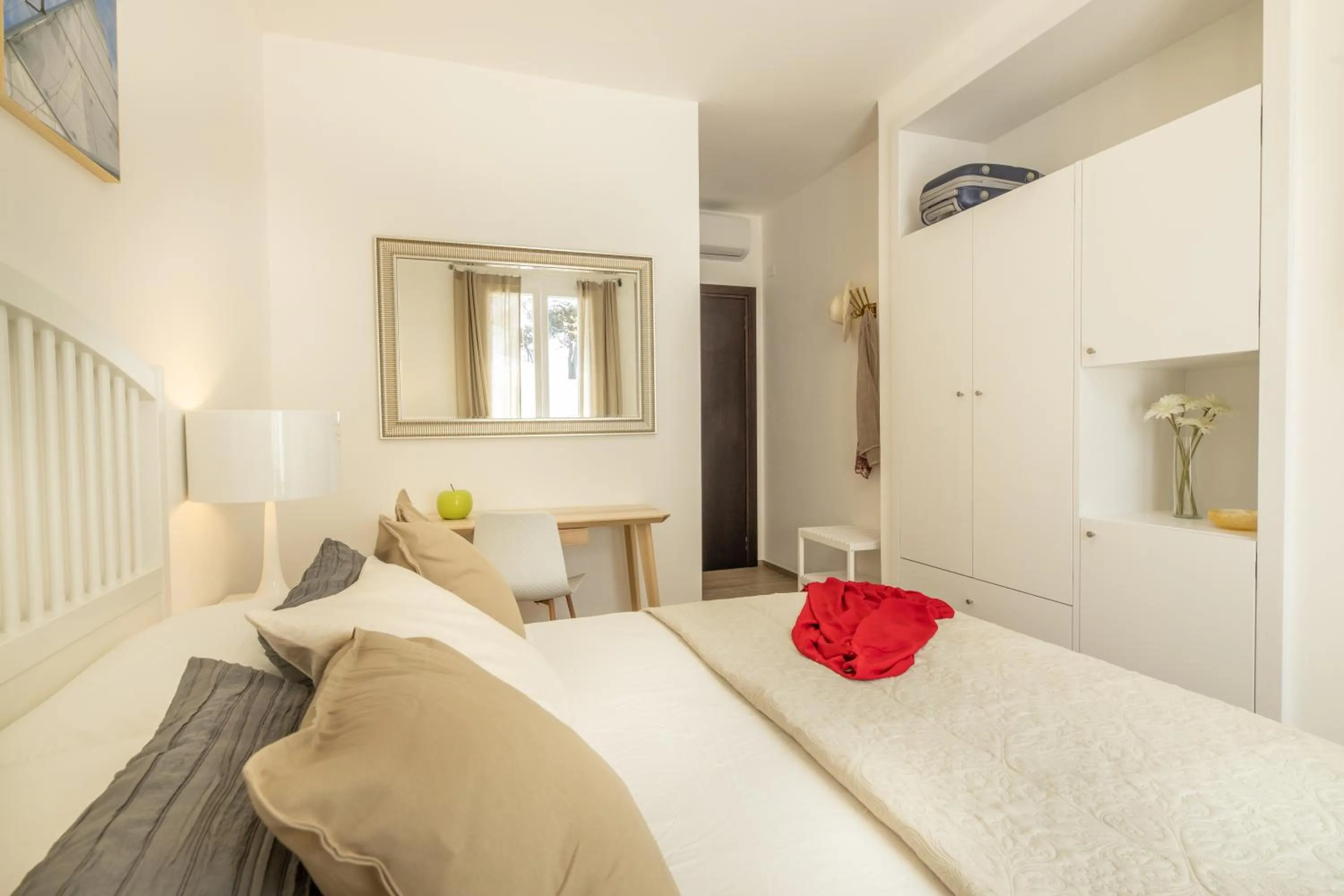 Photo of the whole room in B&BLeucaineout