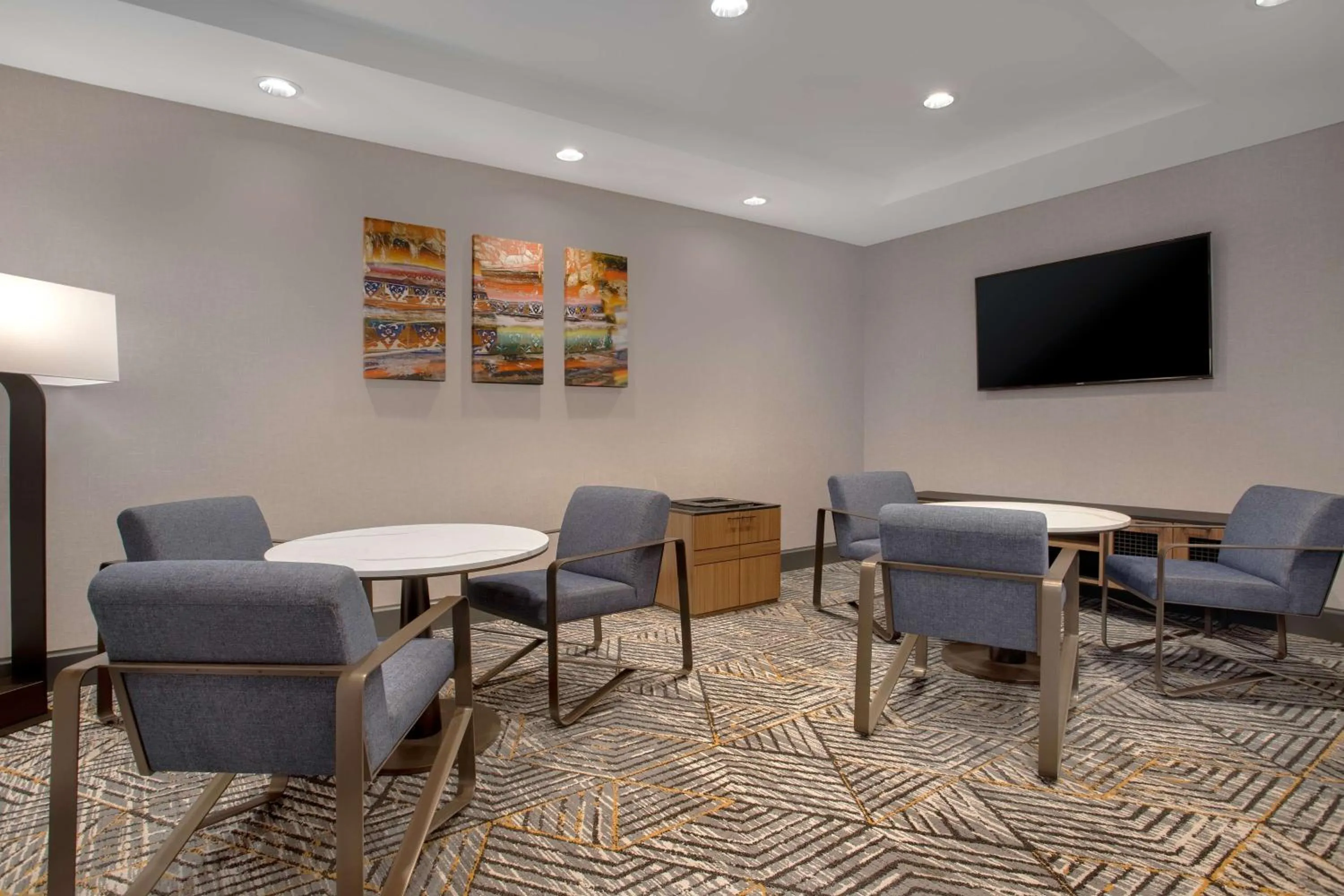 Communal lounge/ TV room in Homewood Suites by Hilton Lackland AFB/SeaWorld, TX