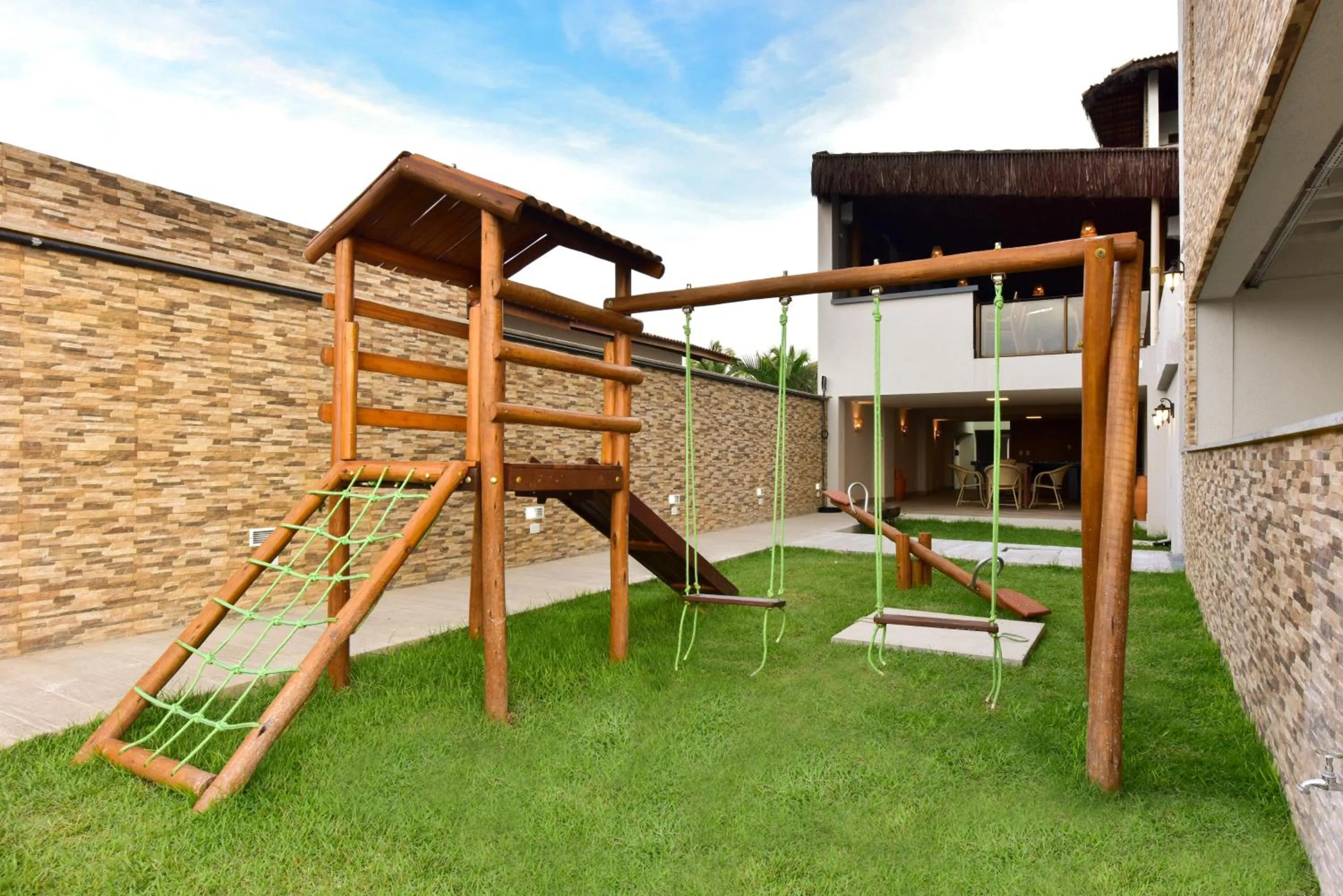Children play ground in Porto das Dunas Boutique Praia Hotel