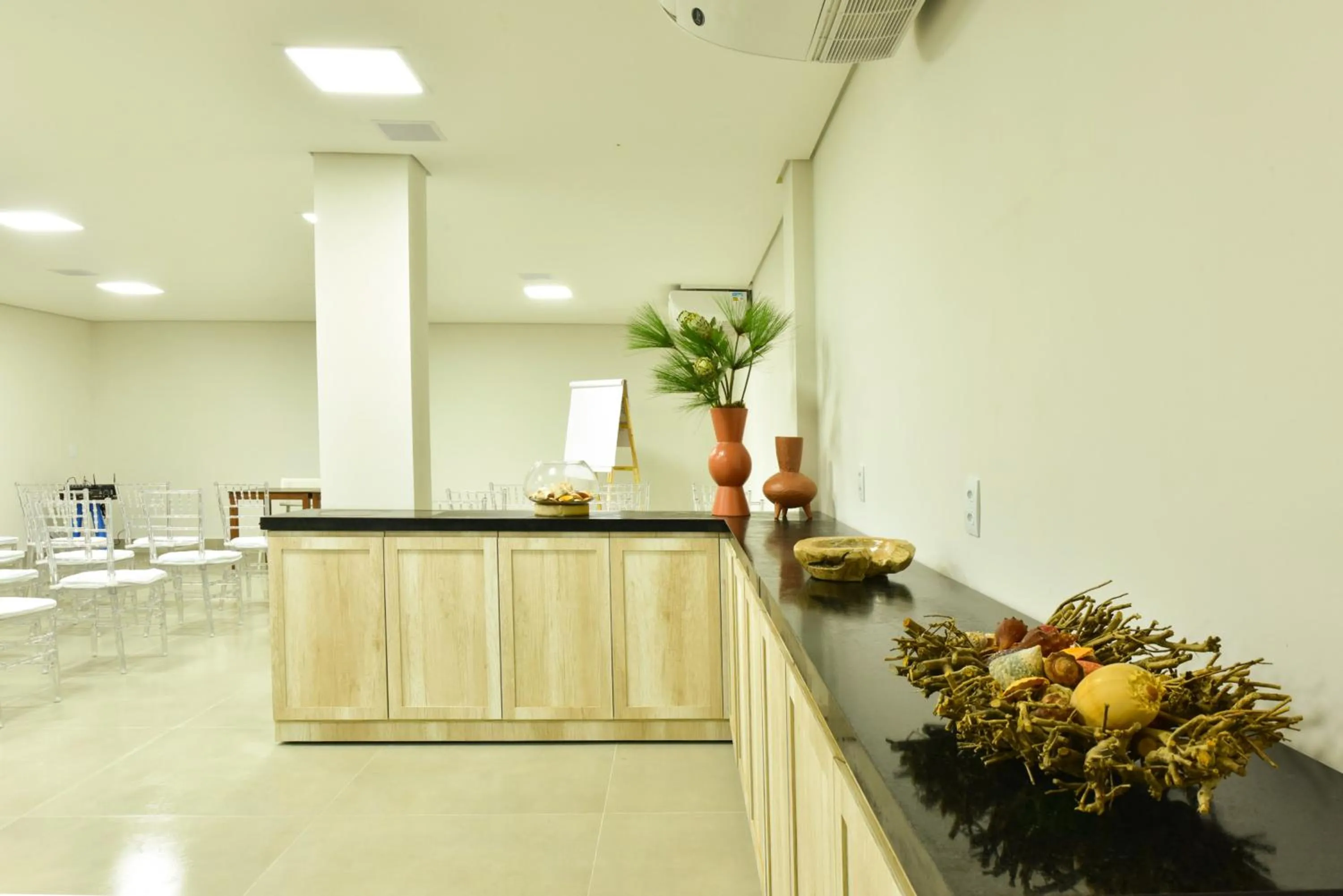 Meeting/conference room in Porto das Dunas Boutique Praia Hotel