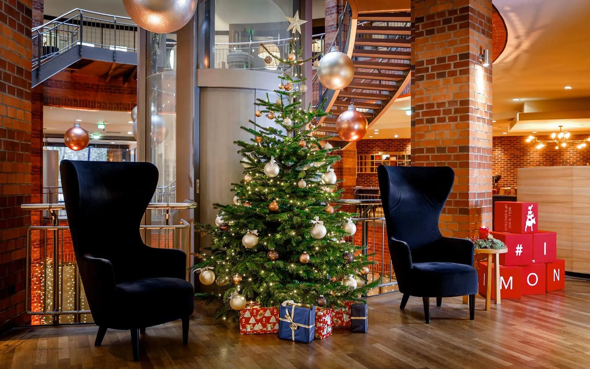 Lobby or reception in Dorint Hotel Bremen