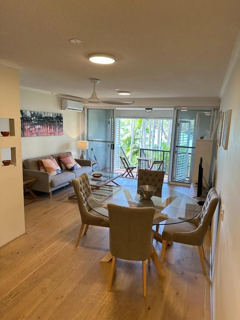 Living room in Goldsborough Place Apartments