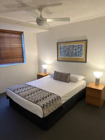 Bedroom, Bed in Goldsborough Place Apartments