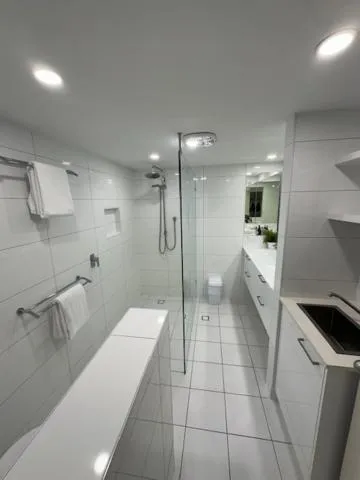 Bathroom in Goldsborough Place Apartments