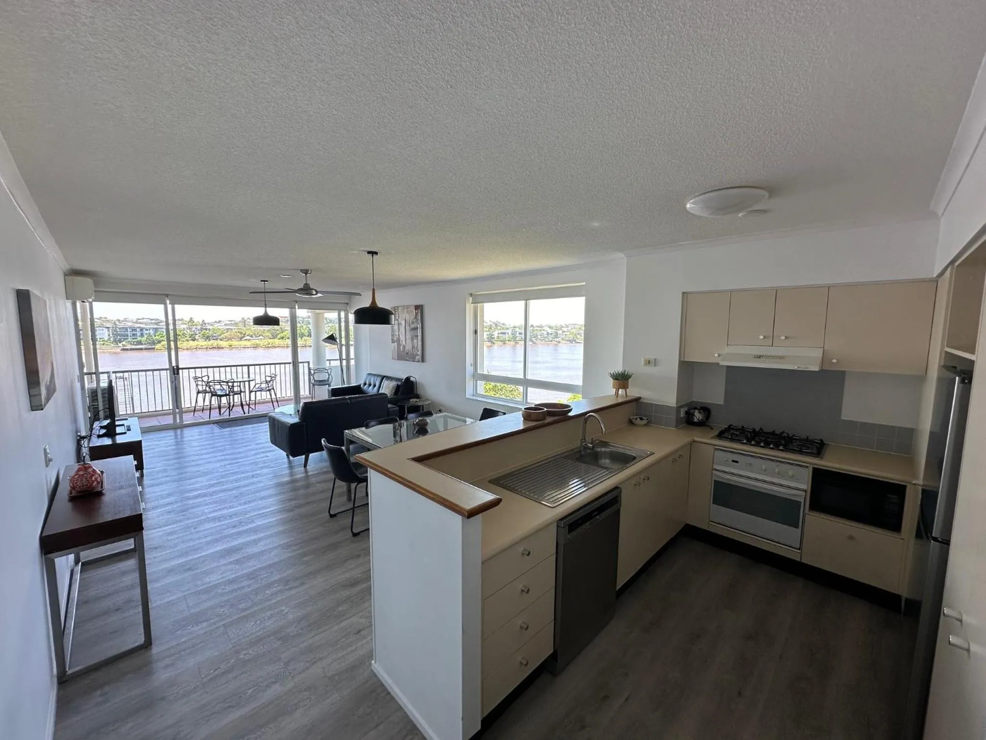Living room in Goldsborough Place Apartments