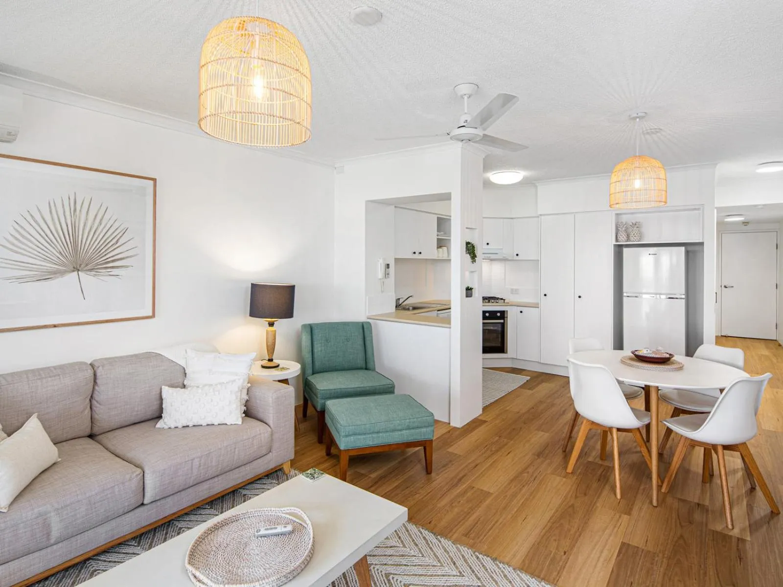 Living room in Goldsborough Place Apartments