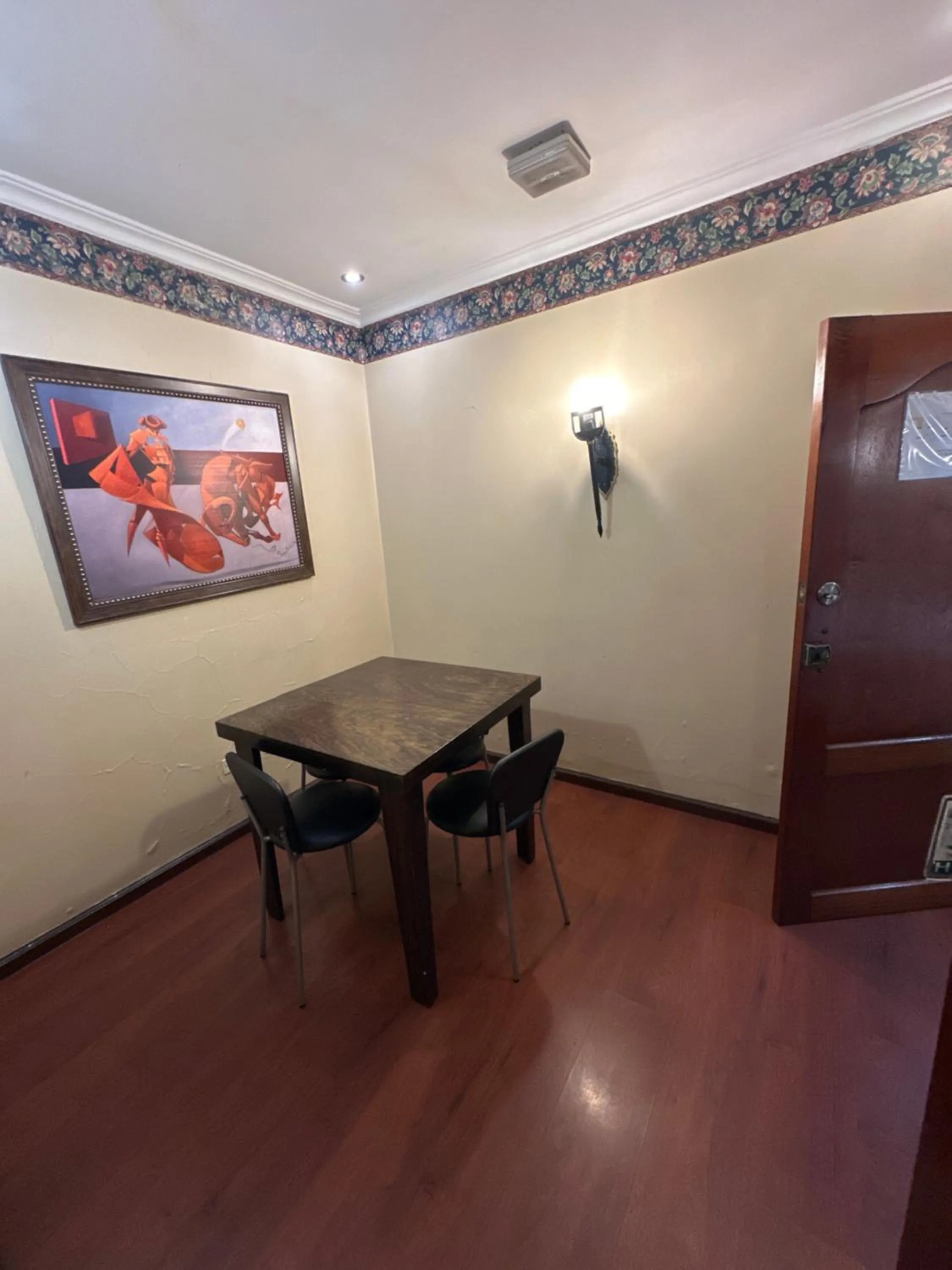 Hotel & Suites El Quijote